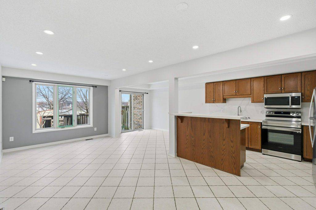 Hamilton, ON L9C 7V8,619 Southridge DR