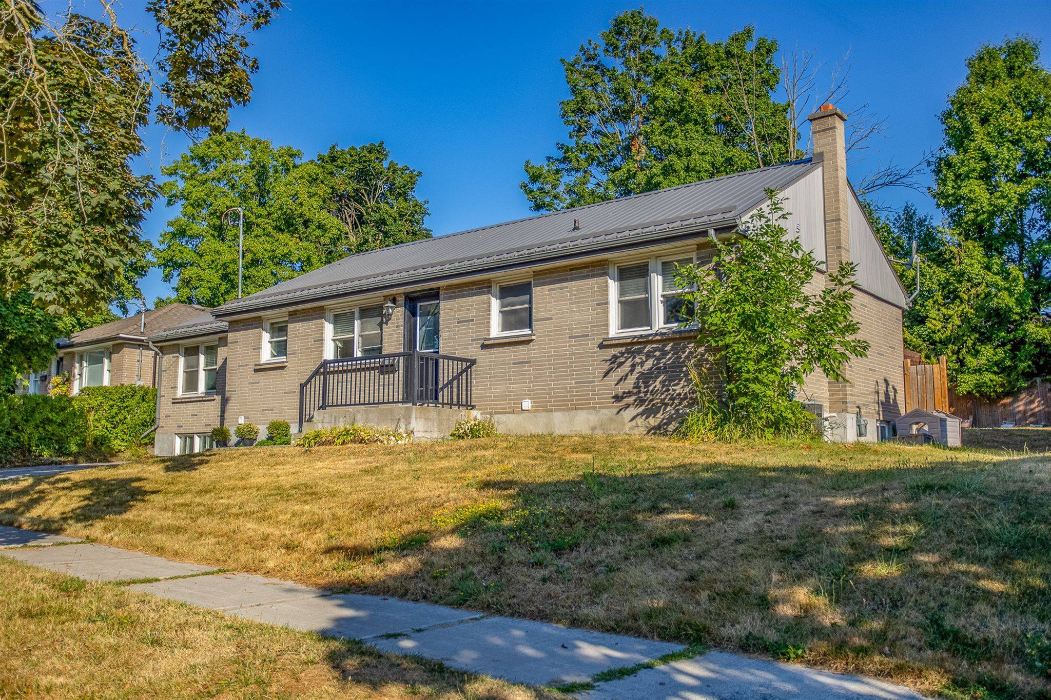 Peterborough, ON K9H 4X6,388 Aberdeen AVE