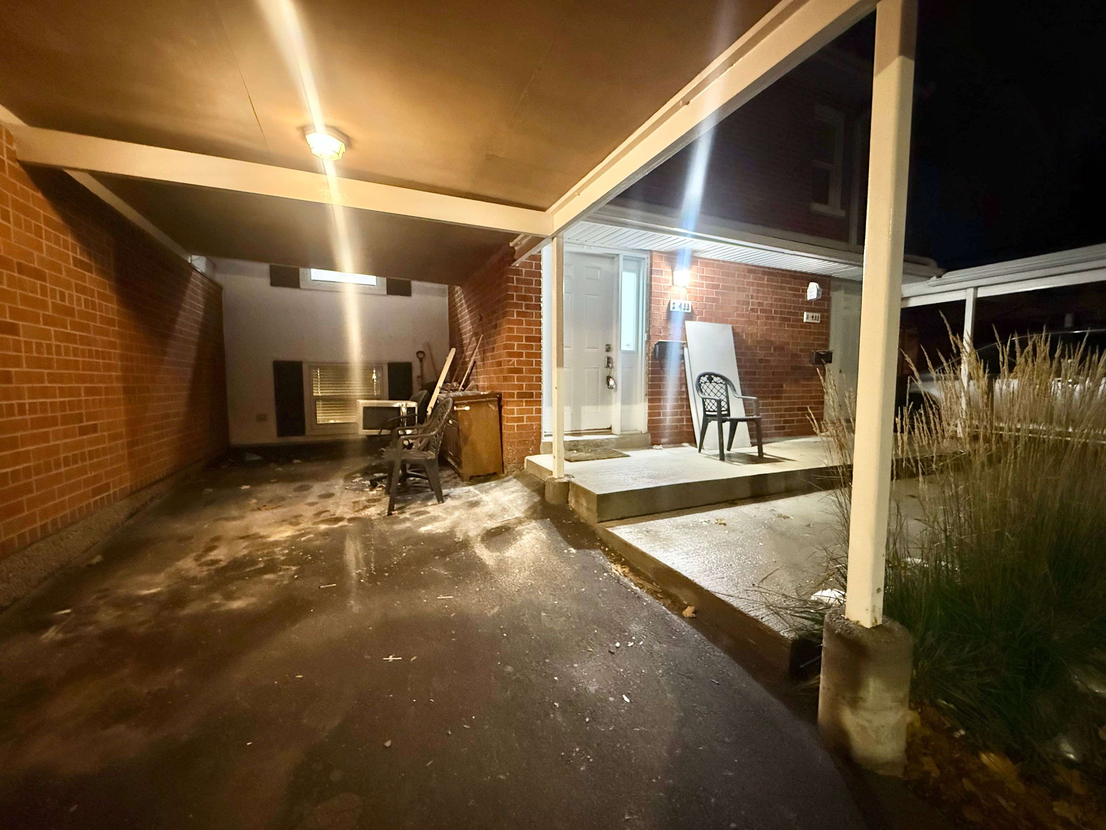 Waterloo, ON N2L 5S7,433 Keats WAY #2