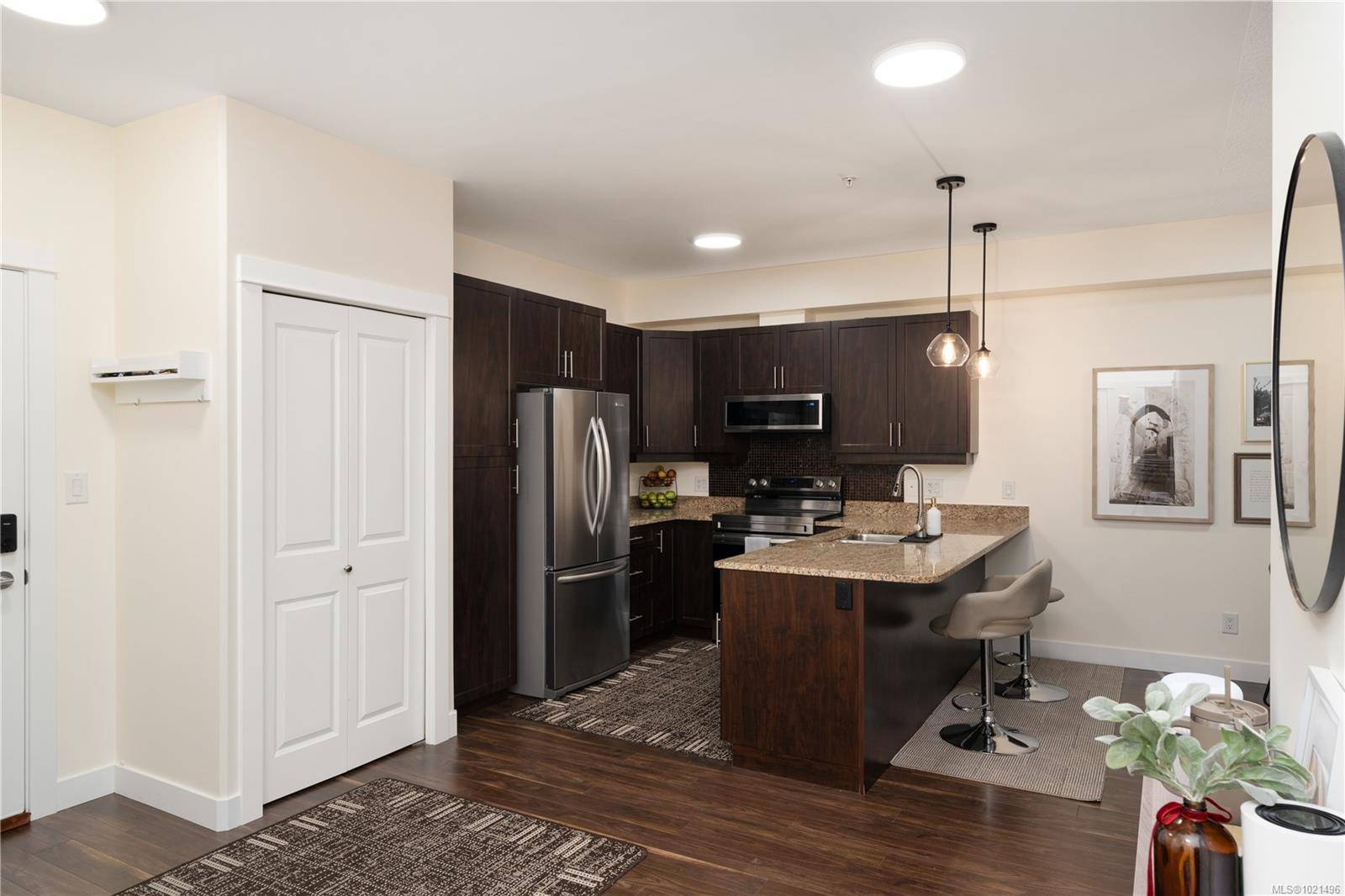 Langford, BC V9B 2S3,938 Dunford Ave #213