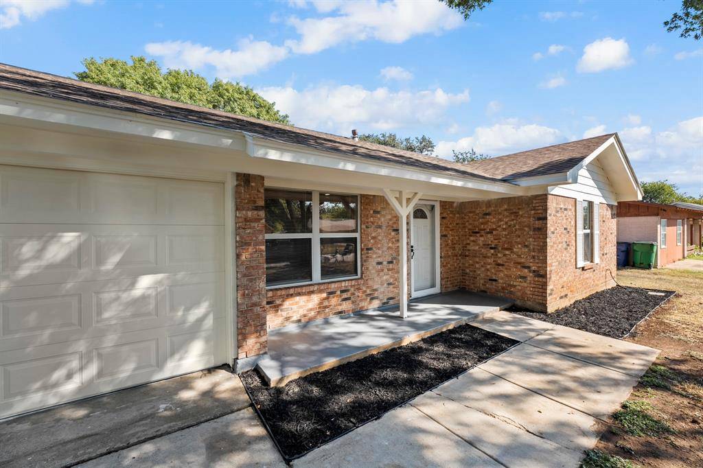 Crowley, TX 76036,317 E Glendale Street