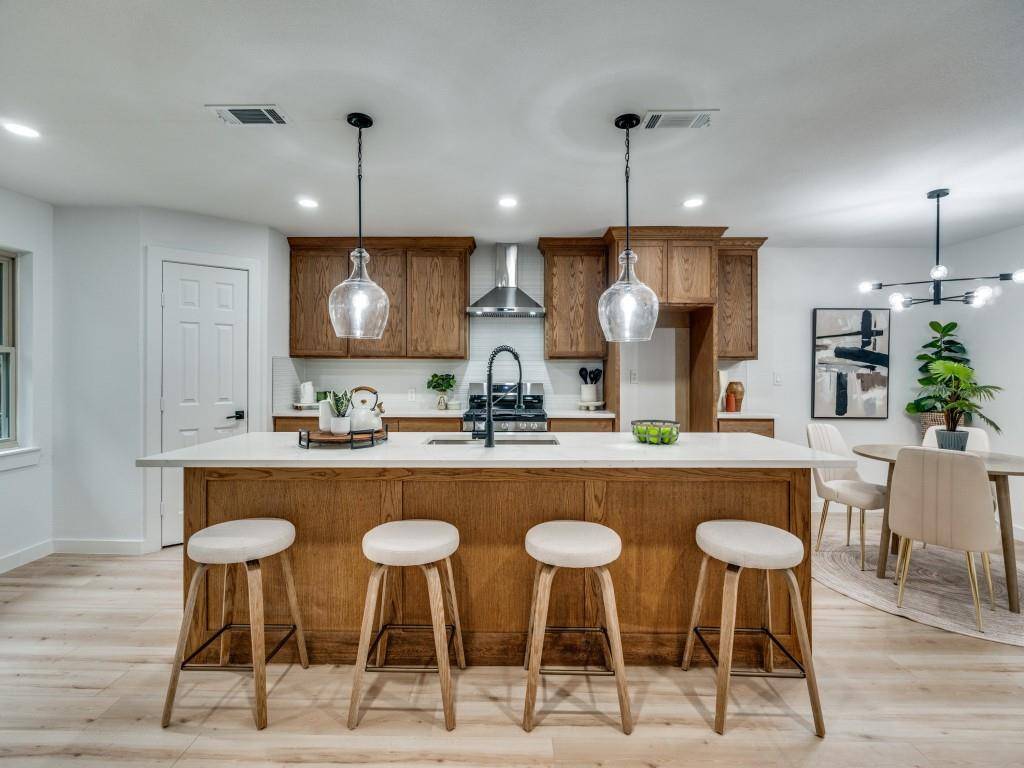 Dallas, TX 75238,10436 Royalwood Drive