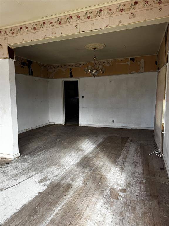 Jacksboro, TX 76458,626 W Archer Street