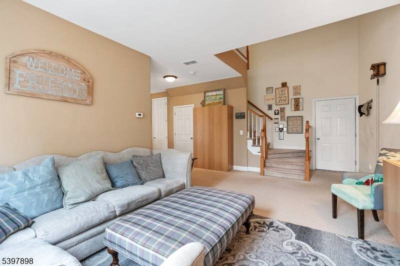 Lopatcong Twp., NJ 08865,106 Limerick Ln