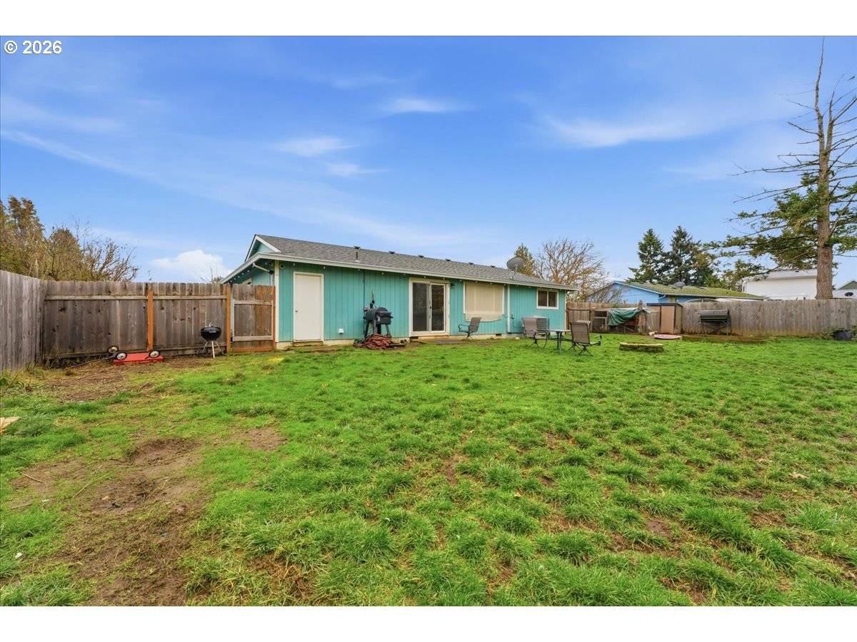 Molalla, OR 97038,406 CAROL CT