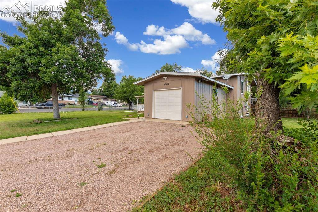 Colorado Springs, CO 80906,1209 Maxwell ST