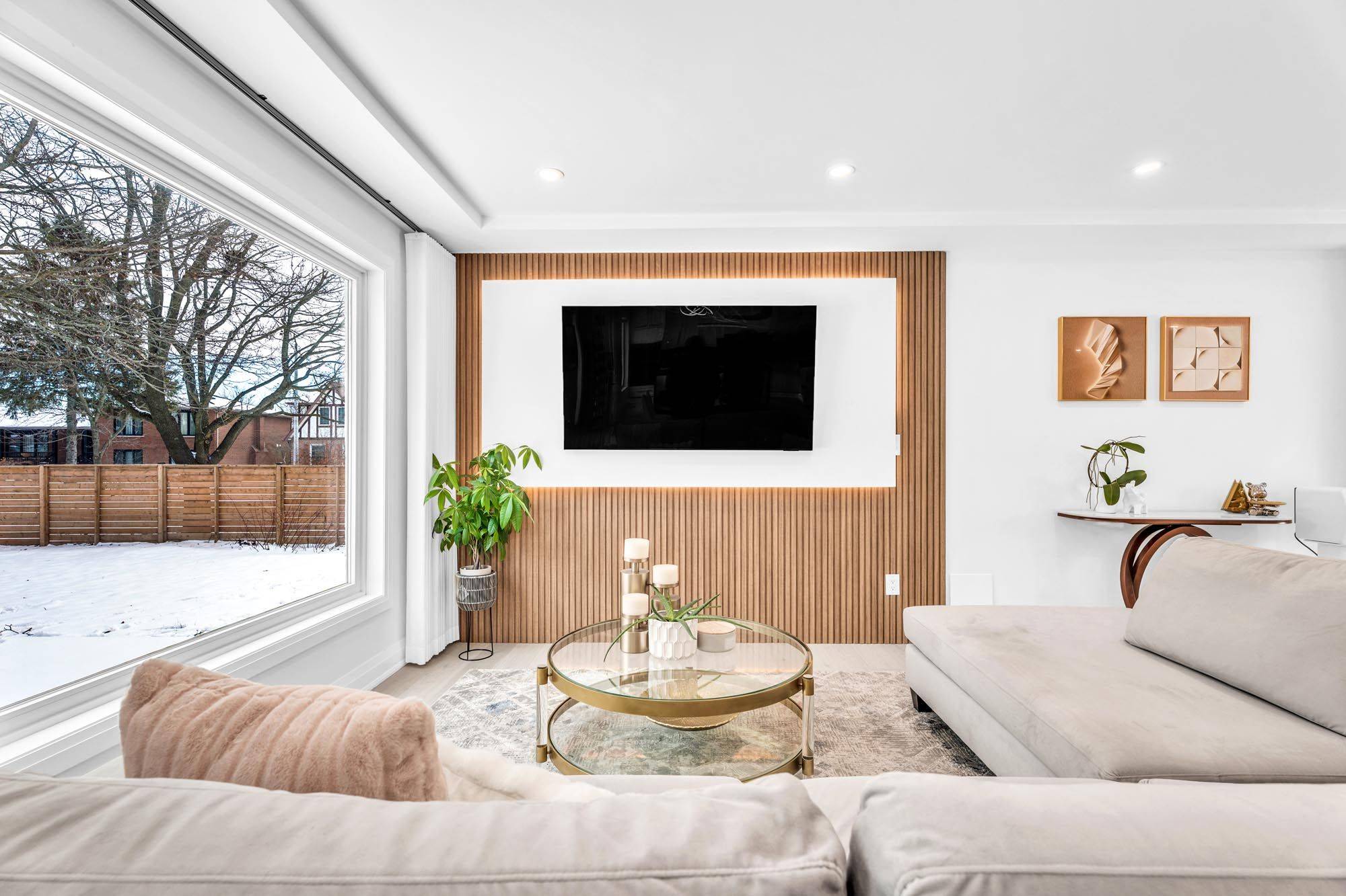 Richmond Hill, ON L4E 2P1,1 Rosegarden CRES #Upper Floor