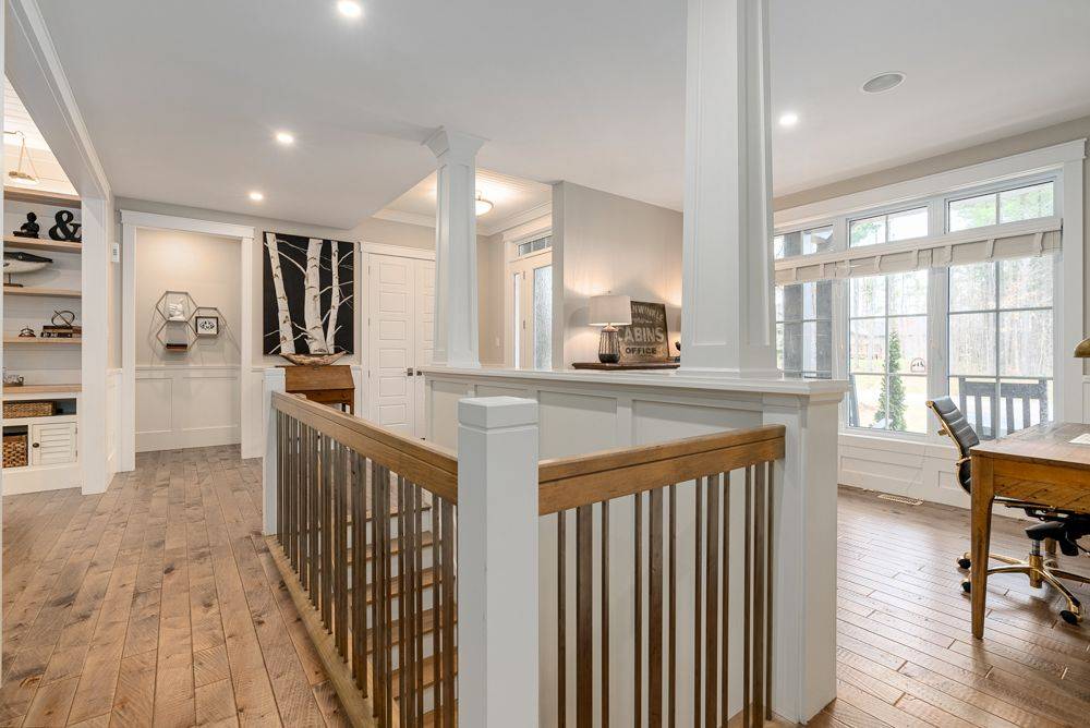 Springwater, ON L9X 0J2,77 MENNILL DR