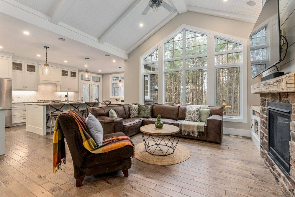 Springwater, ON L9X 0J2,77 MENNILL DR