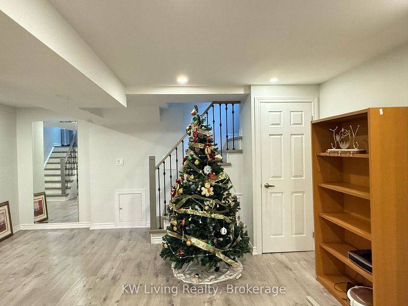 Mississauga, ON L5M 3E6,2094 Teeside CT