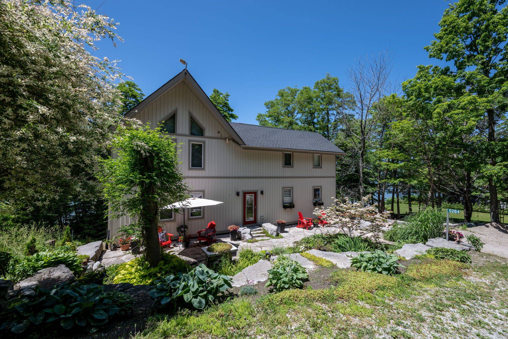 Lambton Shores, ON N0N 1J7,5284 Cliff RD