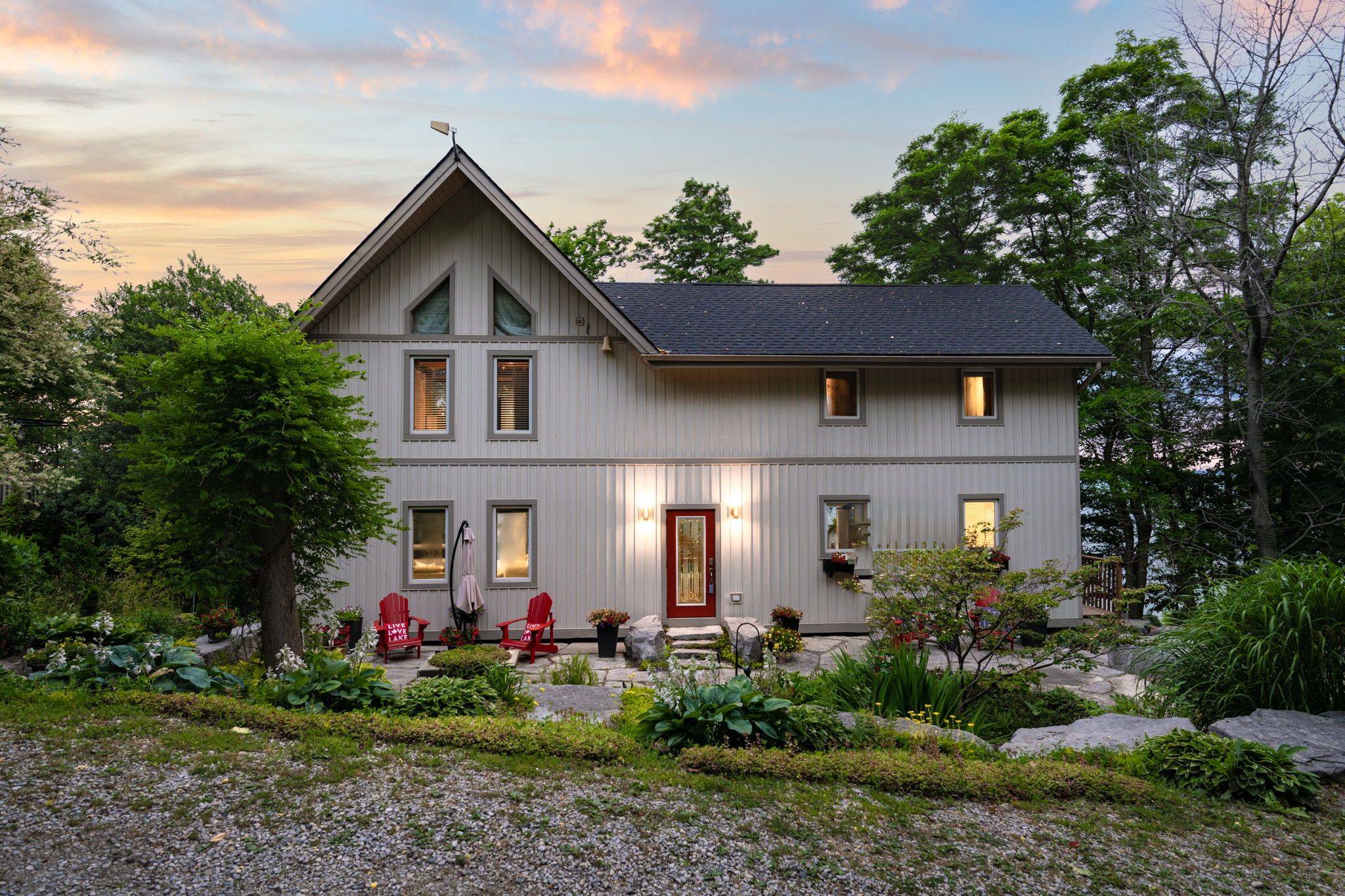 Lambton Shores, ON N0N 1J7,5284 Cliff RD