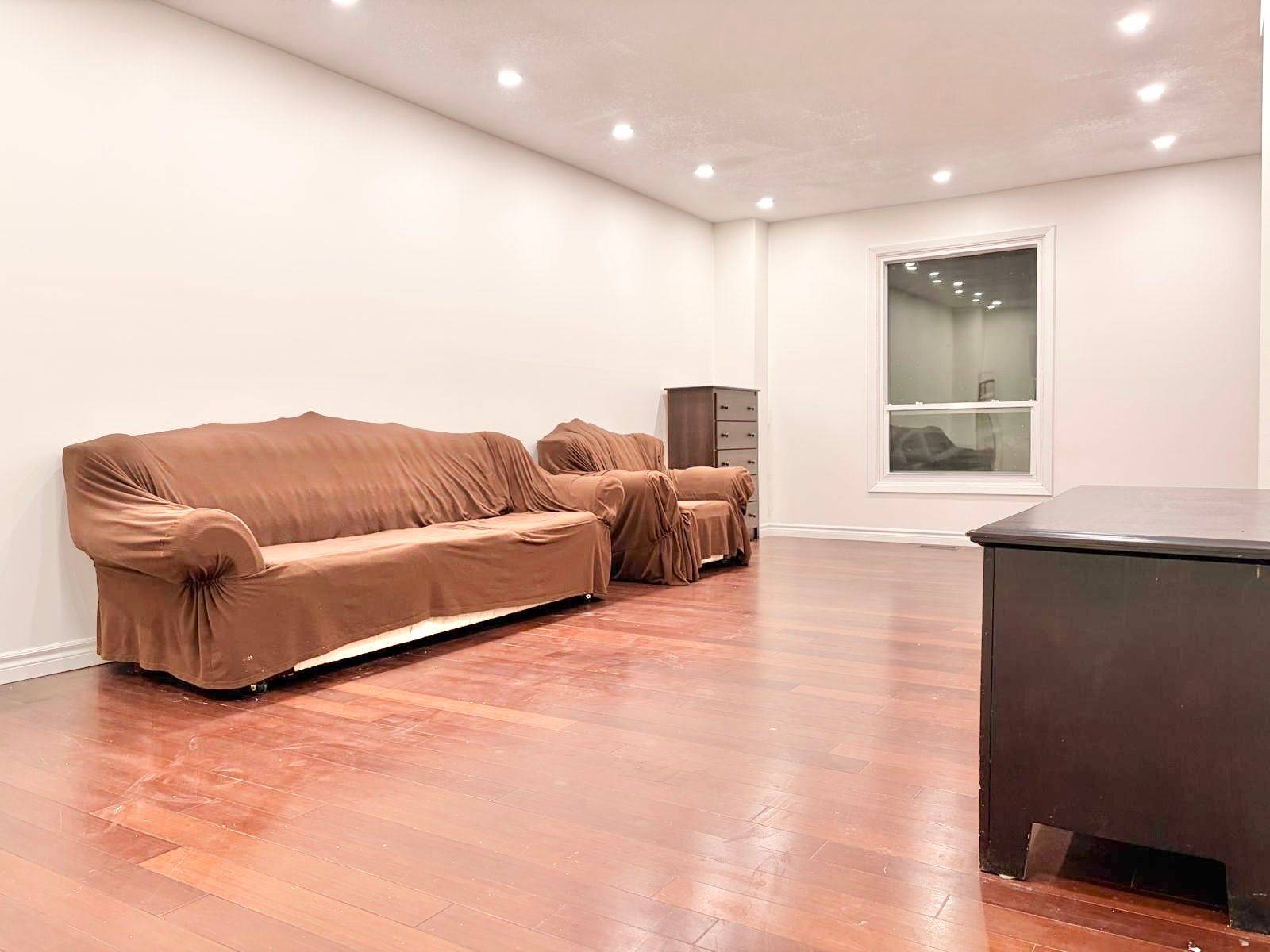 Waterloo, ON N2L 5S7,433 Keats WAY #2