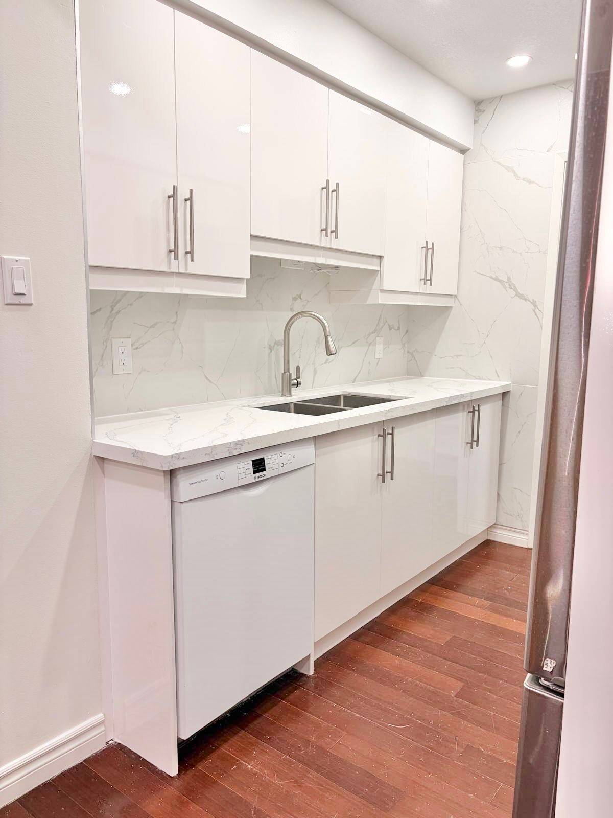 Waterloo, ON N2L 5S7,433 Keats WAY #2