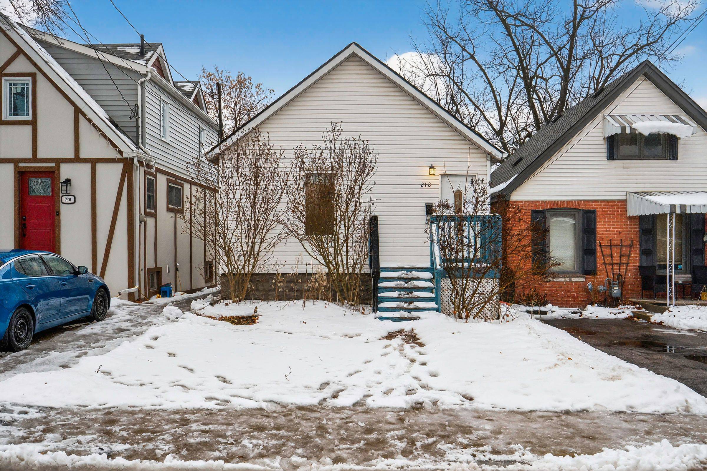 Hamilton, ON L9A 3L8,218 East 8th ST