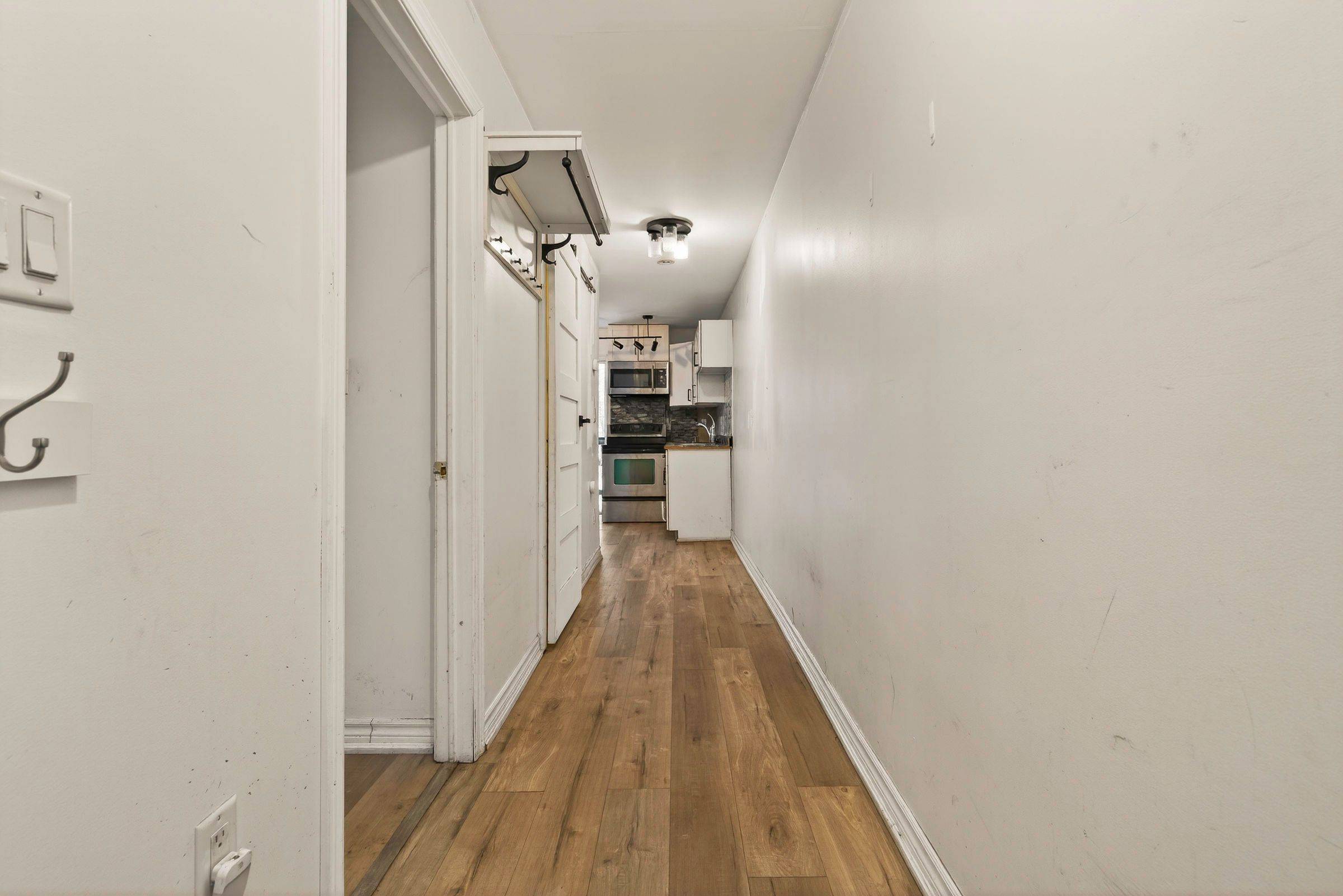 Hamilton, ON L9A 3L8,218 East 8th ST