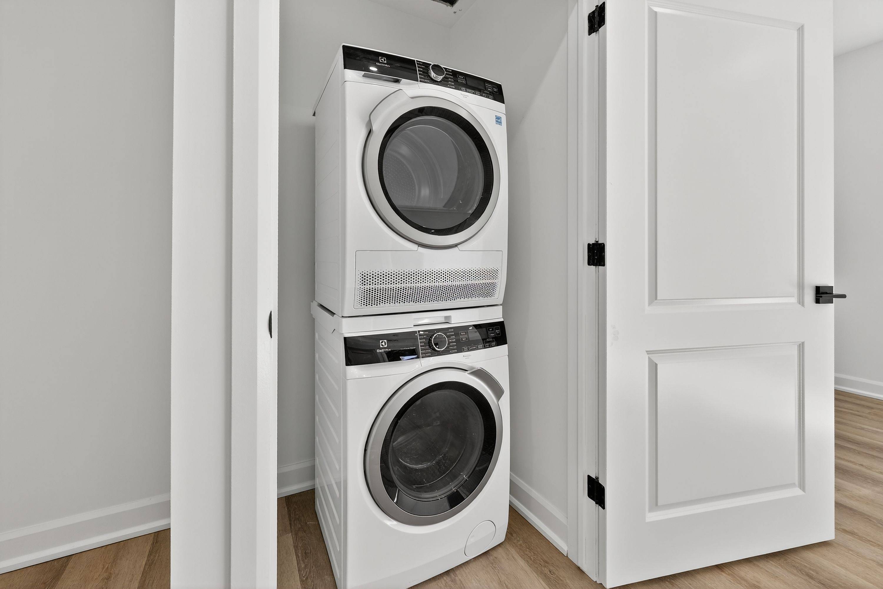 Glebe - Ottawa East And Area, ON K1S 0A8,123 Harvey ST E #0A, 0B