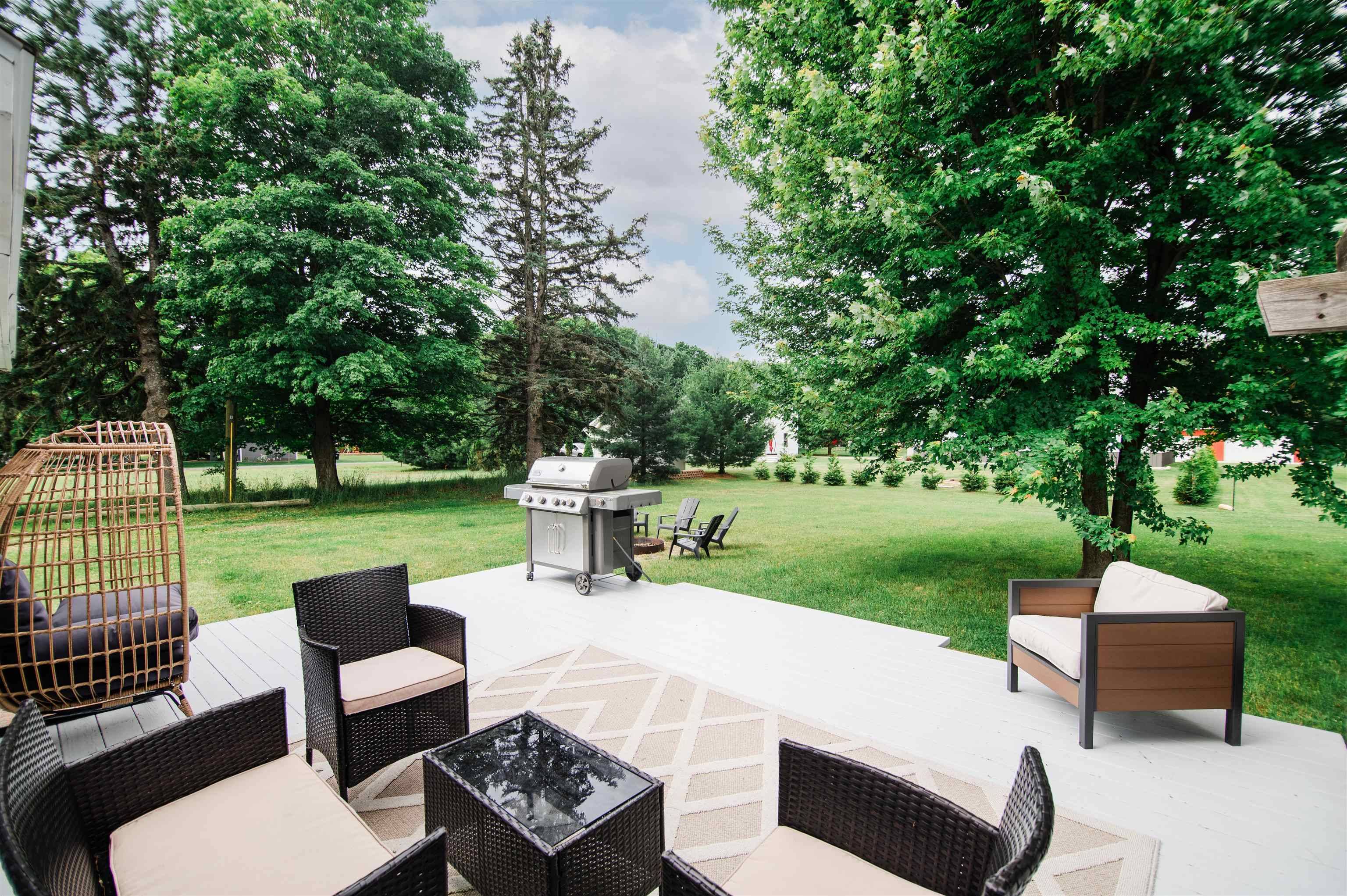 Charlevoix, MI 49720,08623 Mercer