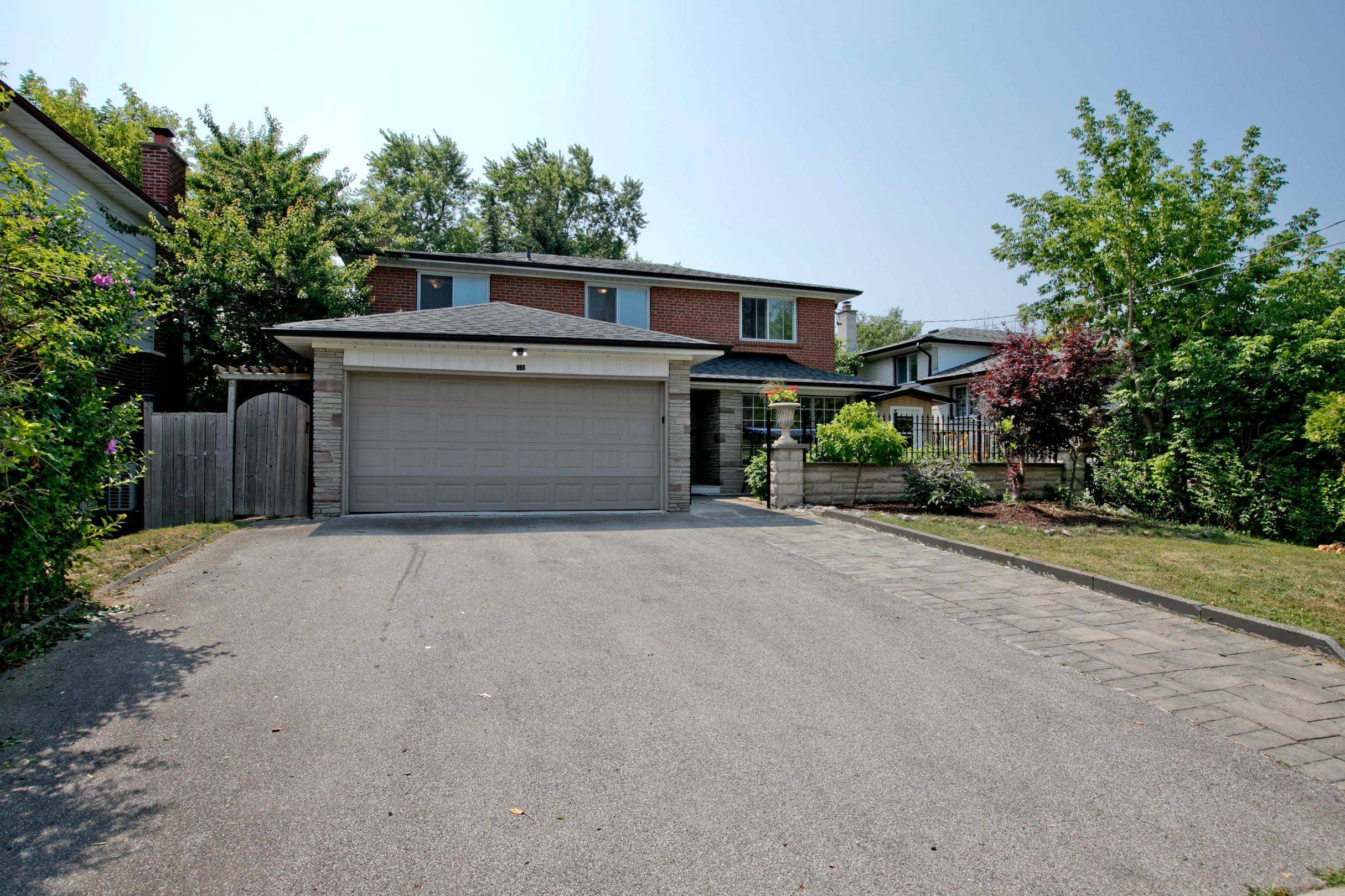 Toronto C15, ON M2J 3R3,157 Pleasant View DR