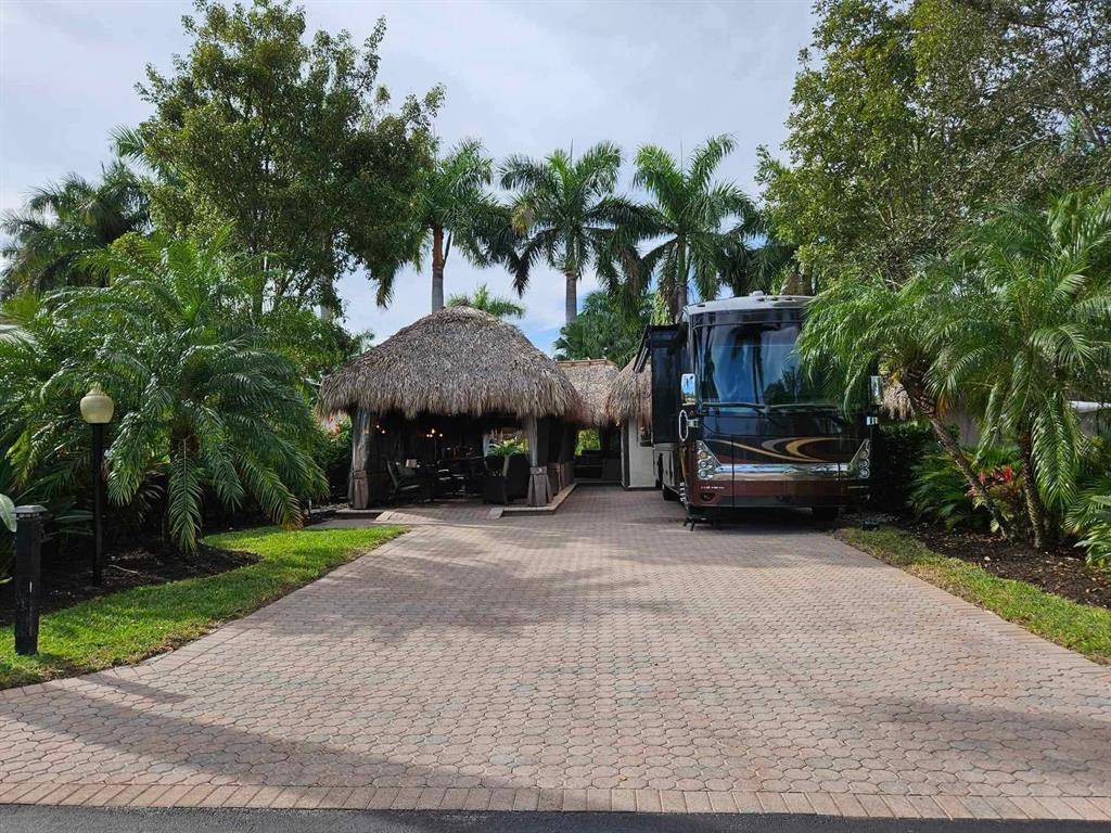 Margate, FL 33068,465 S Carol Pkwy #465