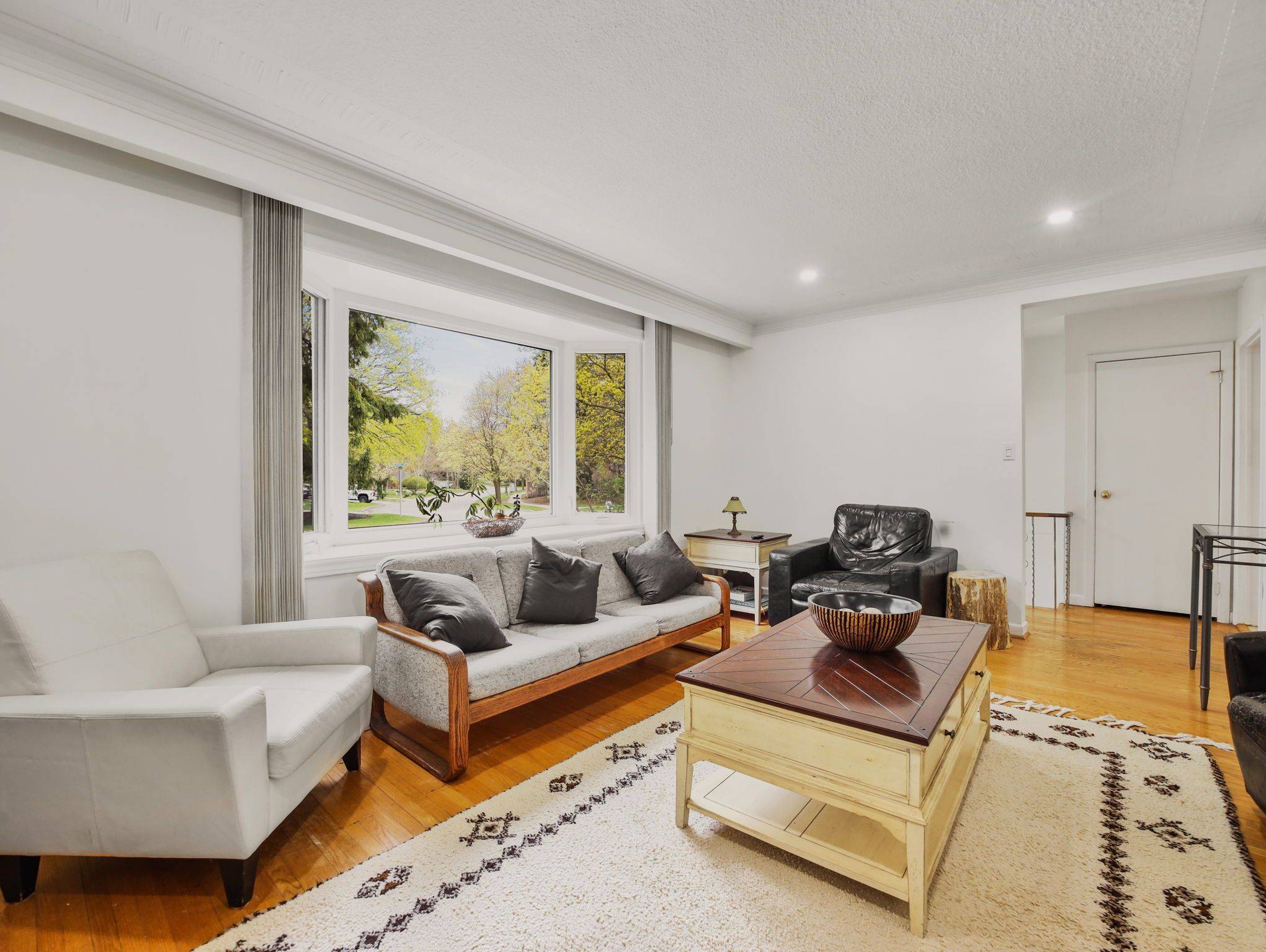 Oakville, ON L6J 2W2,1169 Cynthia LN