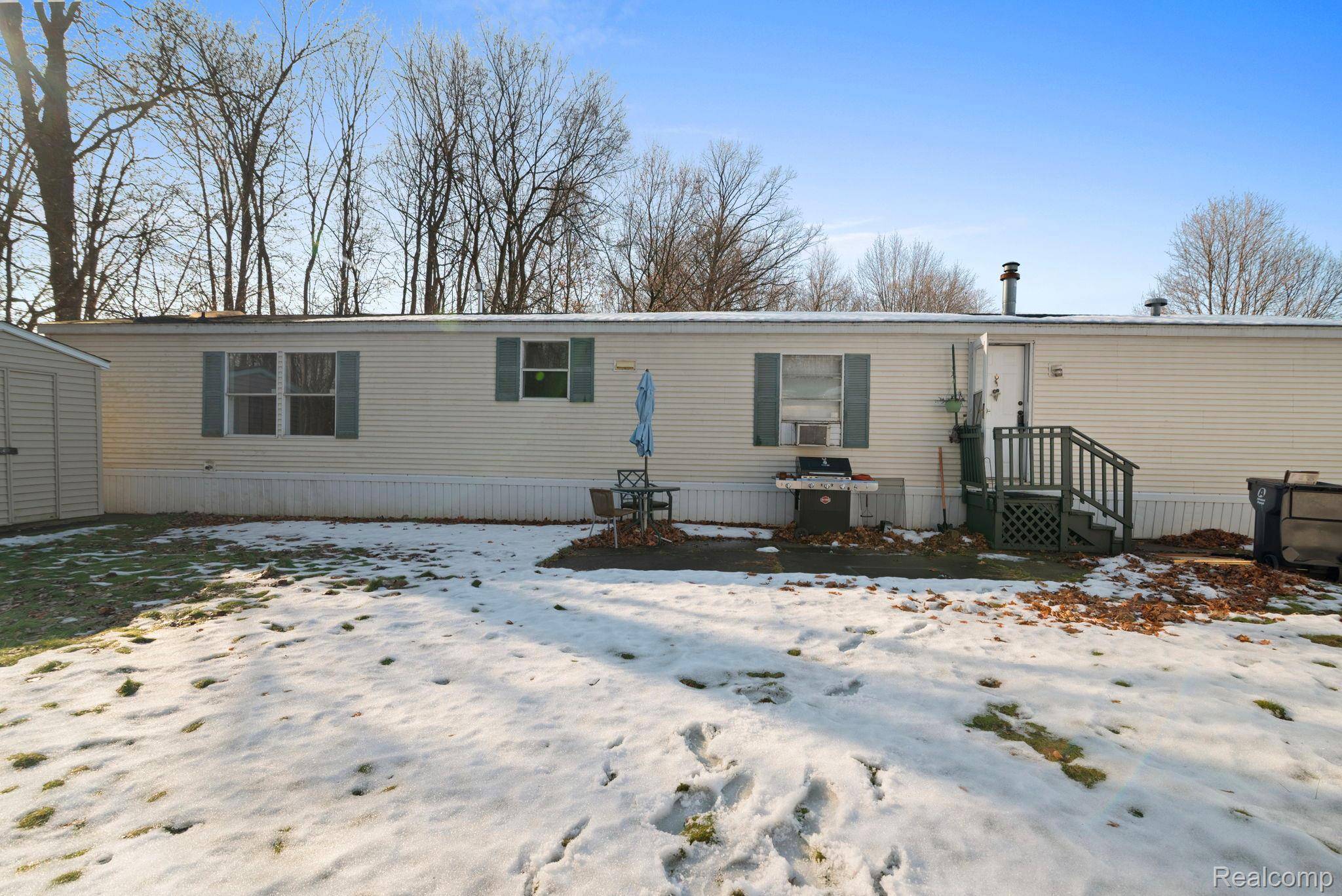 Auburn Hills, MI 48326,351 North Squirrel Road #207