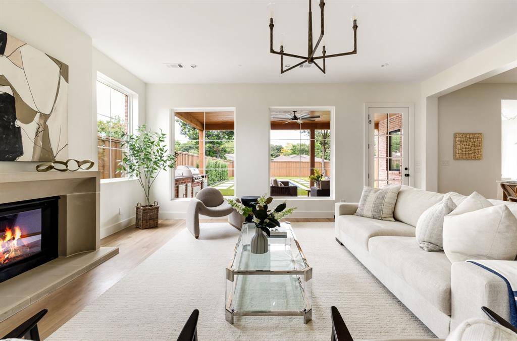 Dallas, TX 75214,6549 Trammel Drive