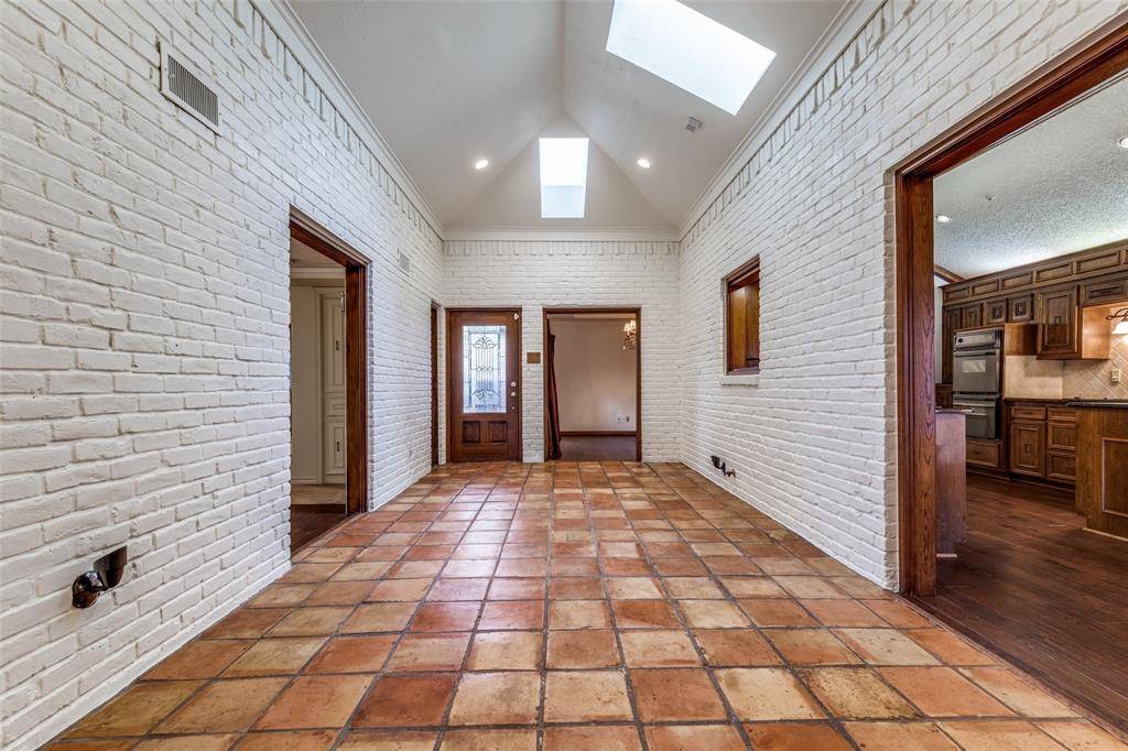 Dallas, TX 75248,16842 Village Lane