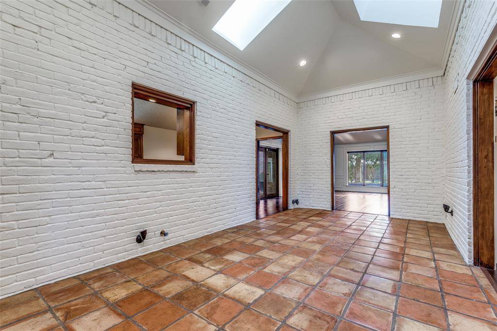 Dallas, TX 75248,16842 Village Lane