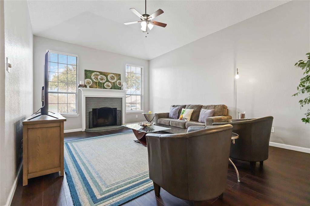 Fort Worth, TX 76120,425 Kelley Court