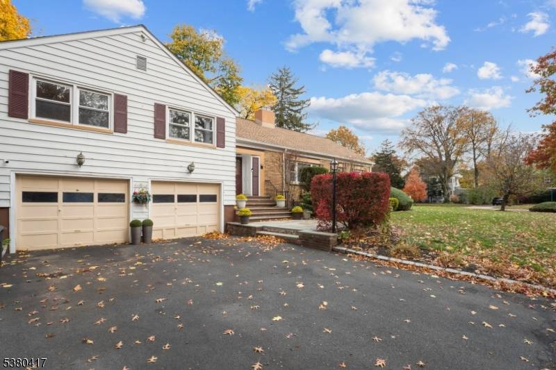 Glen Ridge Boro Twp., NJ 07028,74 Ridgewood Ave