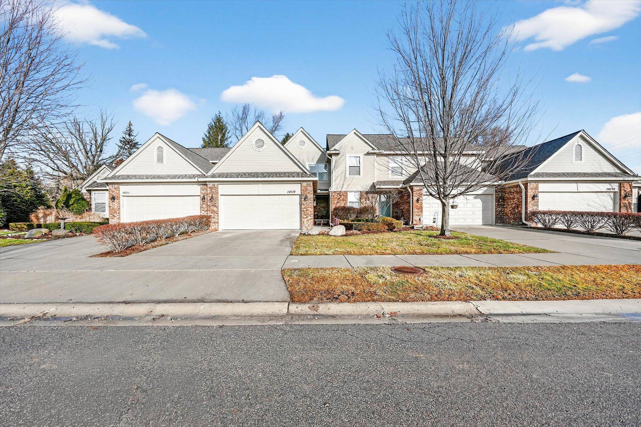 Macomb Twp, MI 48044,20719 Ashford DR