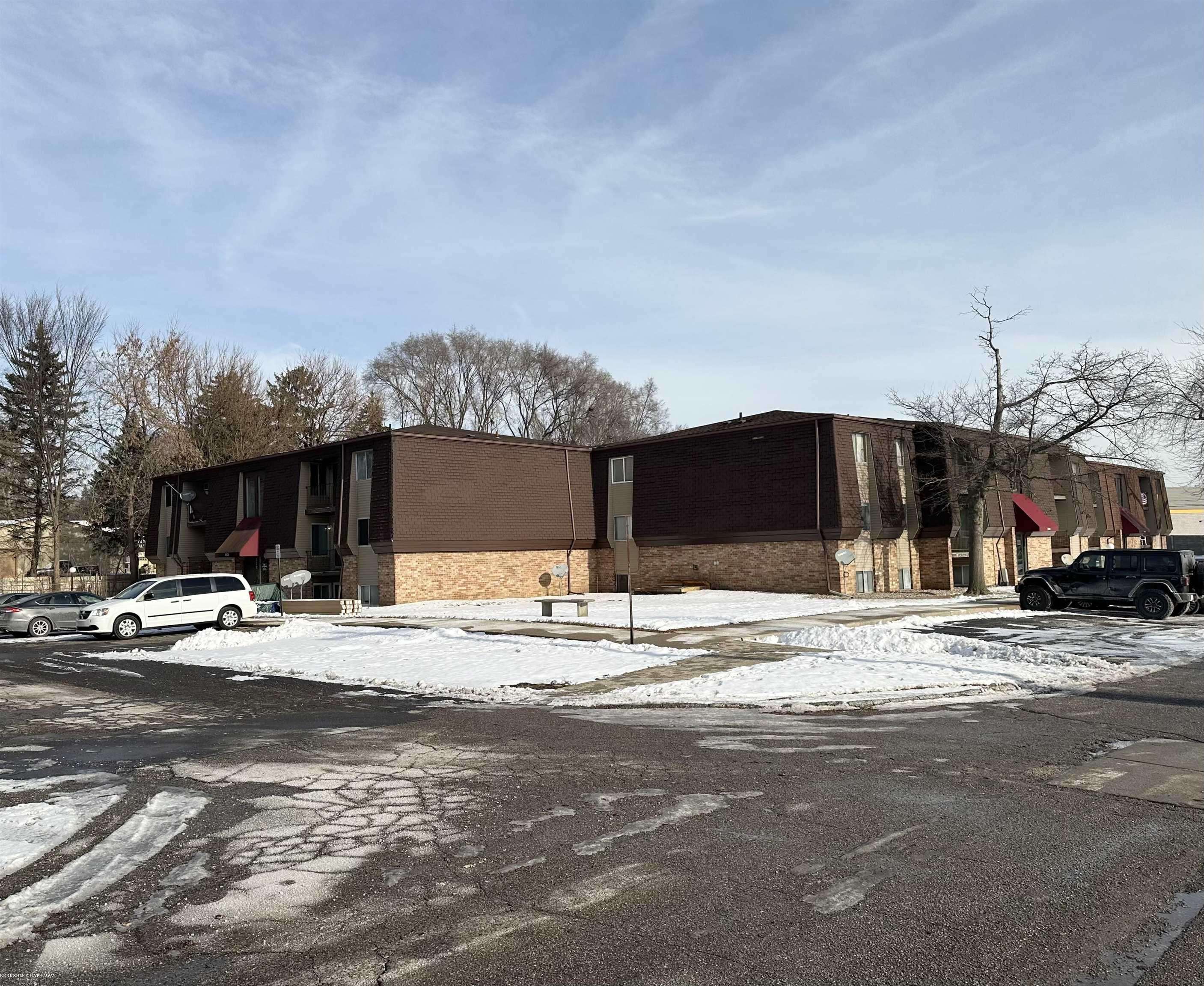 Clinton Township, MI 48035,21761 Hillside DR