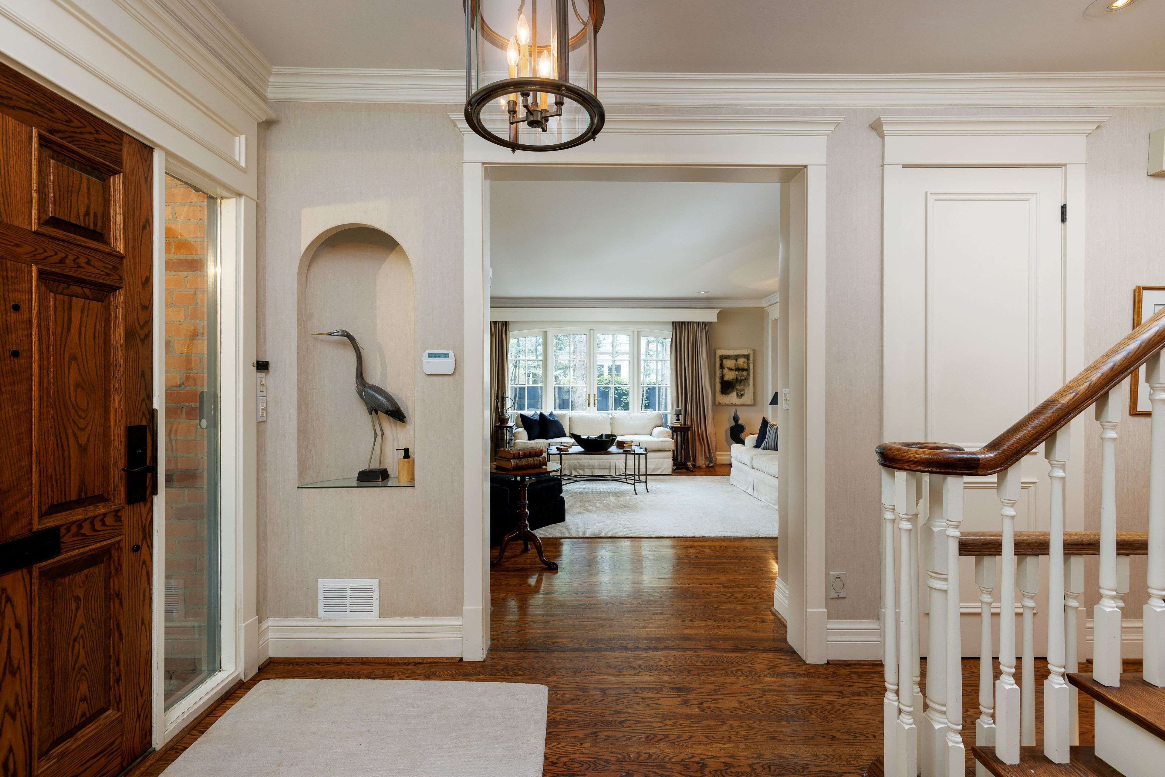 Toronto C09, ON M4W 1J9,20 McKenzie AVE