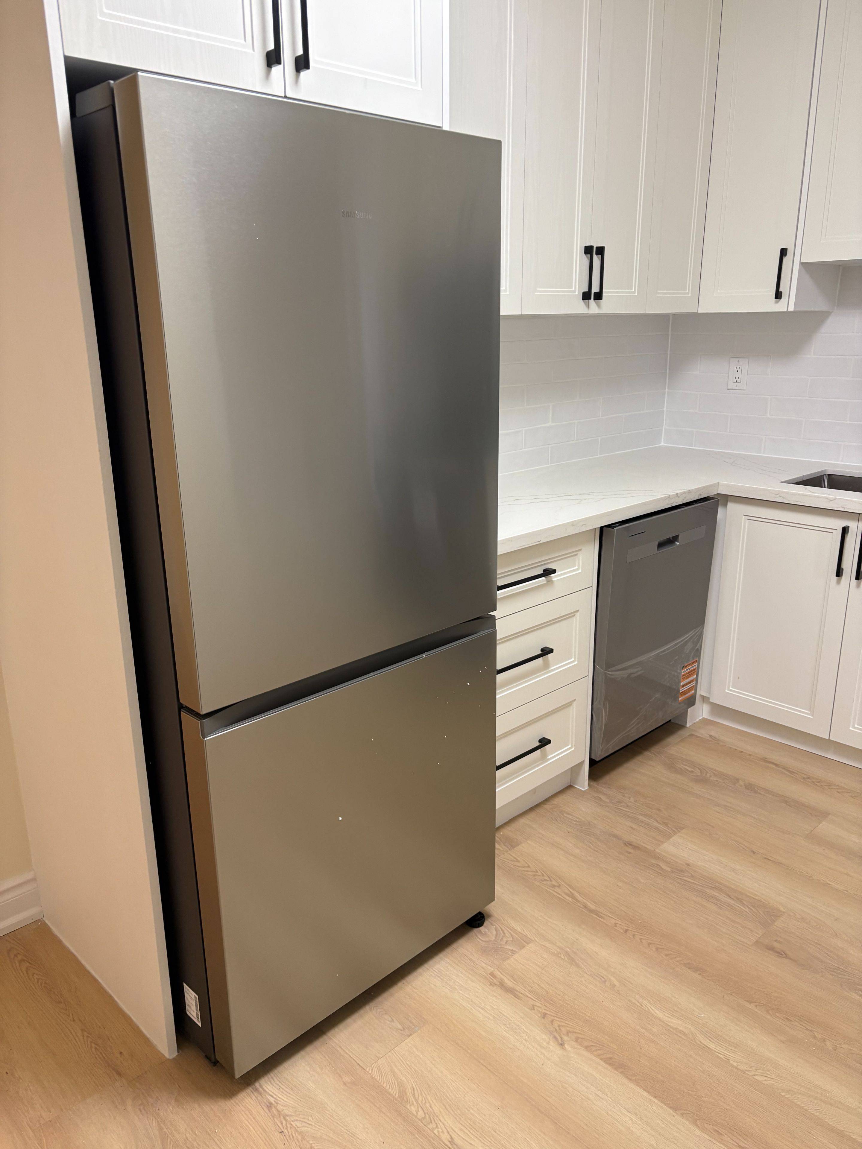 Toronto C02, ON M6G 1K7,614 Bloor ST W #2nd FLOOR