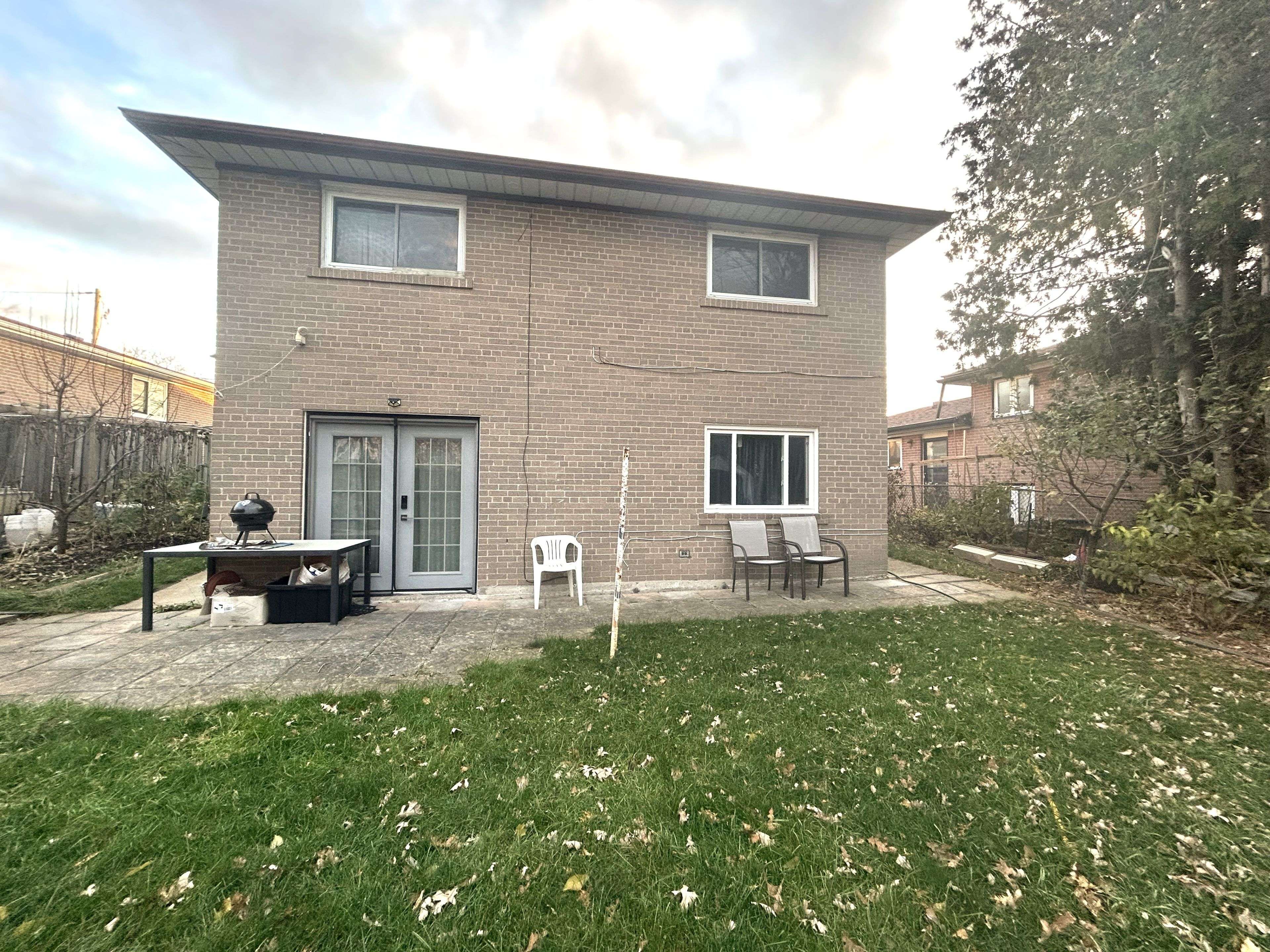 Toronto C15, ON M2H 1V7,50 Willesden RD #lower