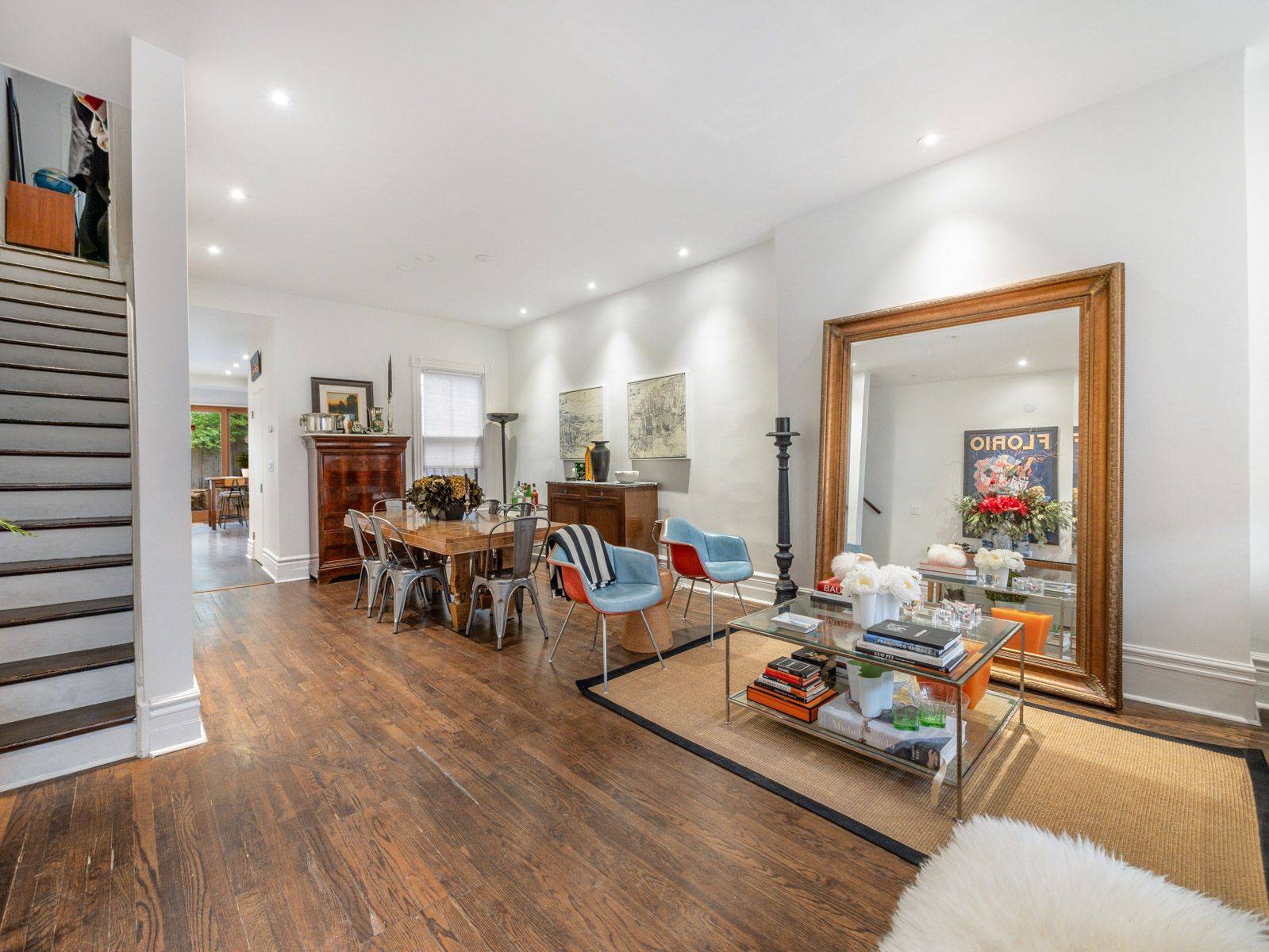 Toronto C02, ON M5R 1N5,14 Tranby AVE