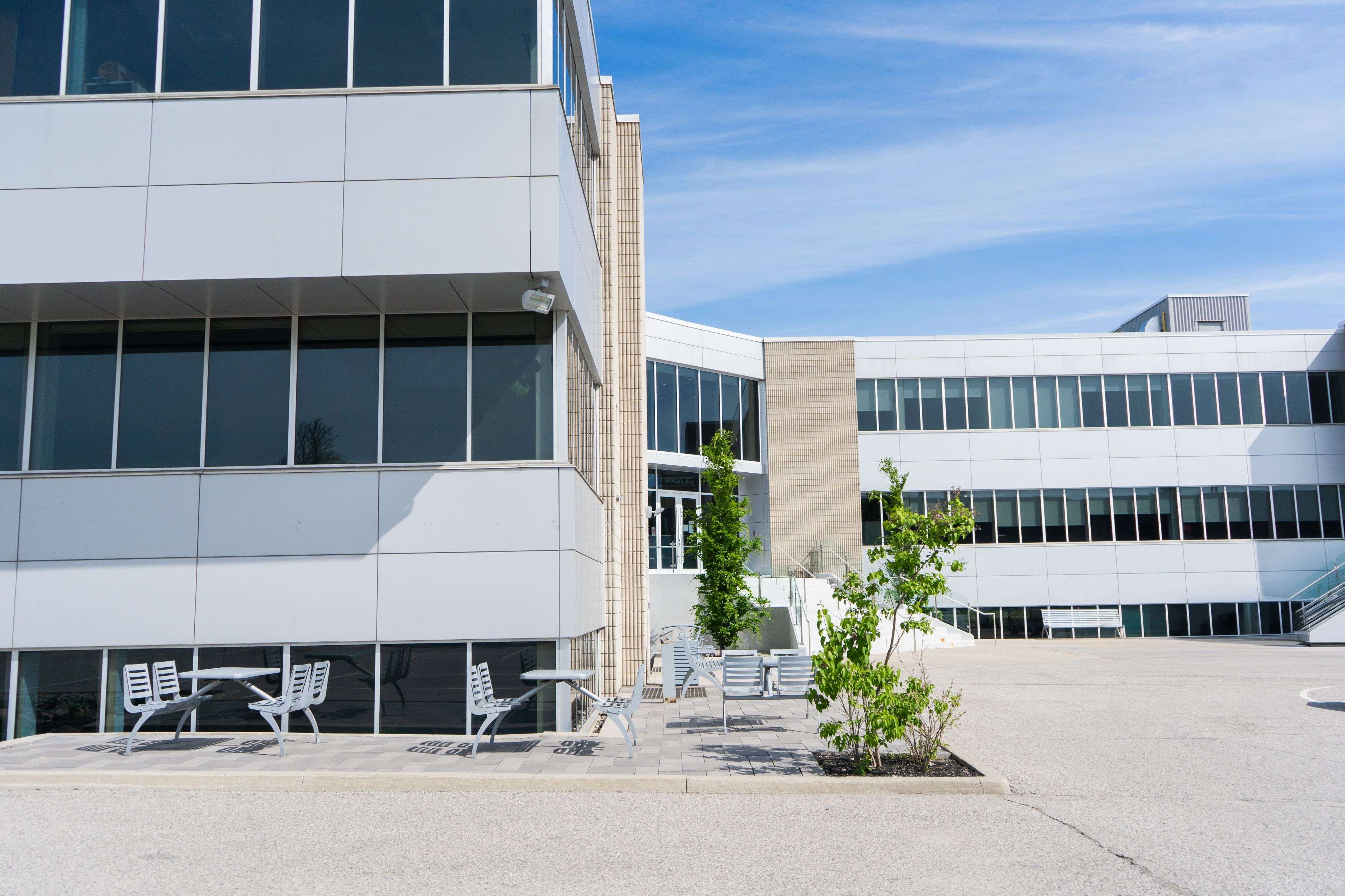 Toronto C15, ON M2H 2W1,1 Sparks AVE #33