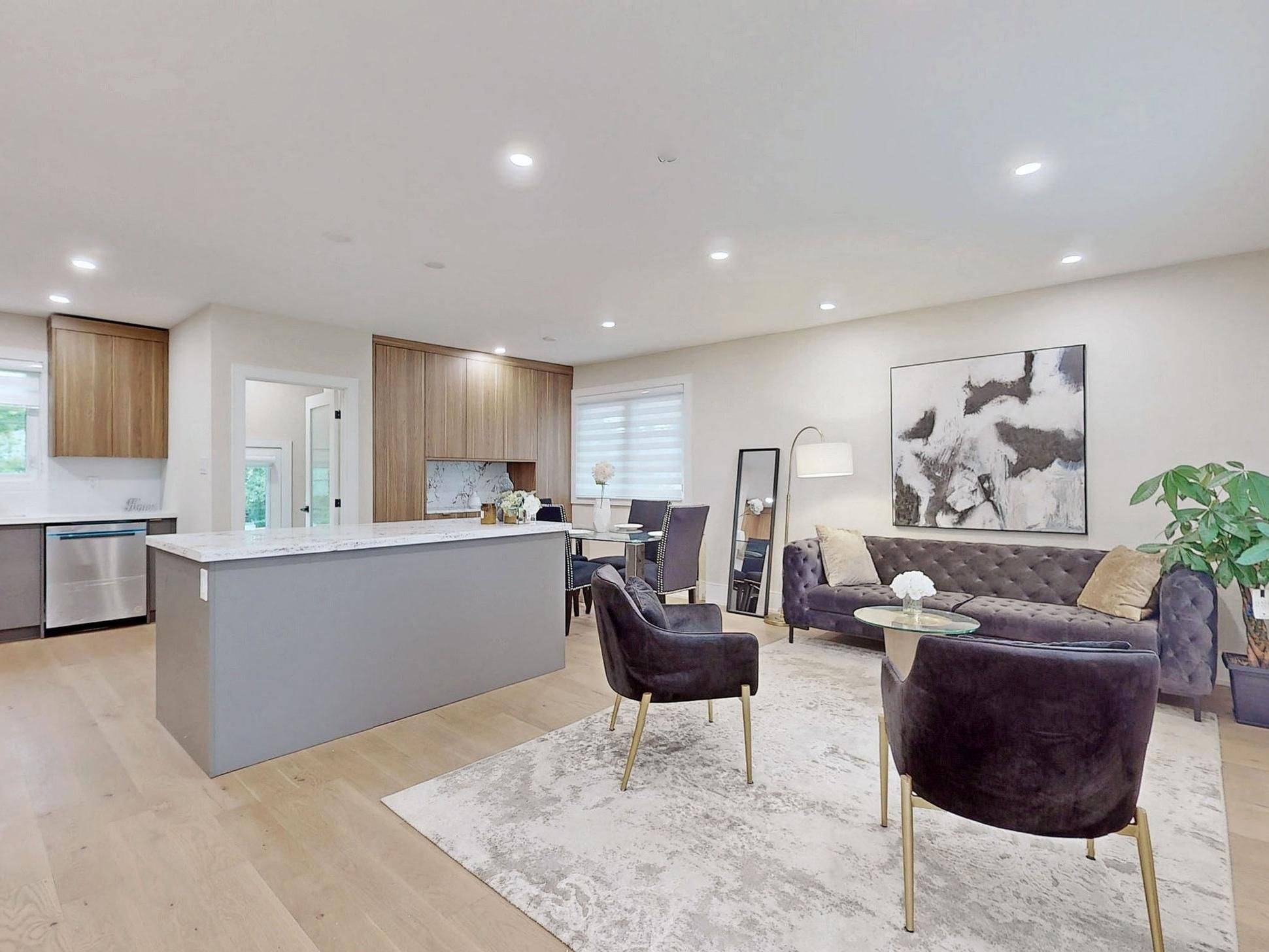 Toronto C06, ON M3H 4E9,270 Brighton AVE