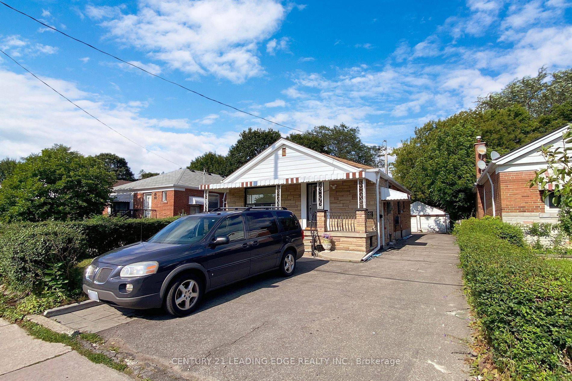 Toronto E04, ON M1R 2R3,1215 Warden AVE #Bsmt