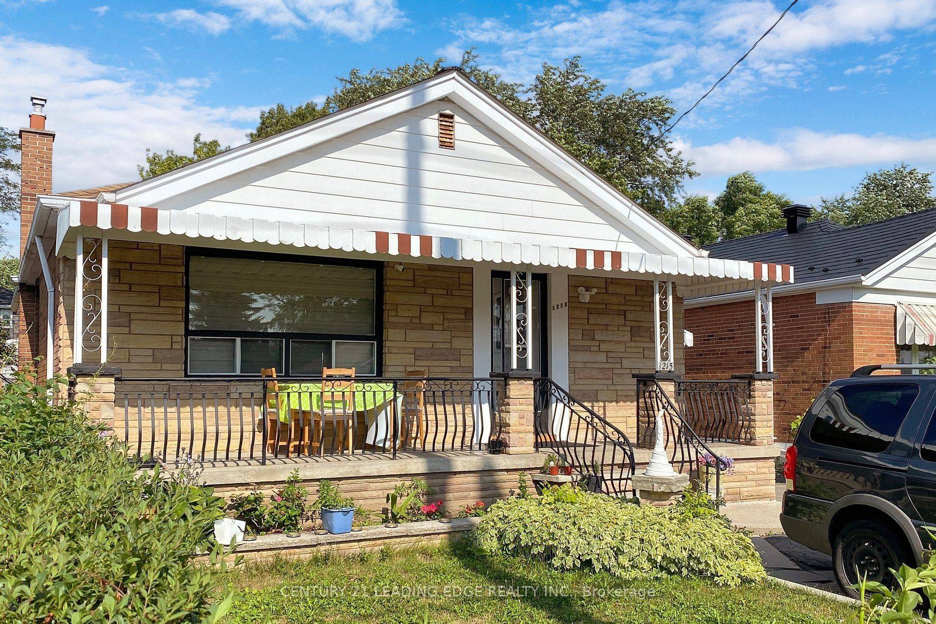 Toronto E04, ON M1R 2R3,1215 Warden AVE #Bsmt