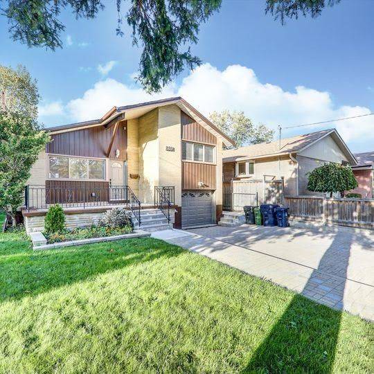 Toronto E09, ON M1G 2T6,886 Brimorton DR #Main