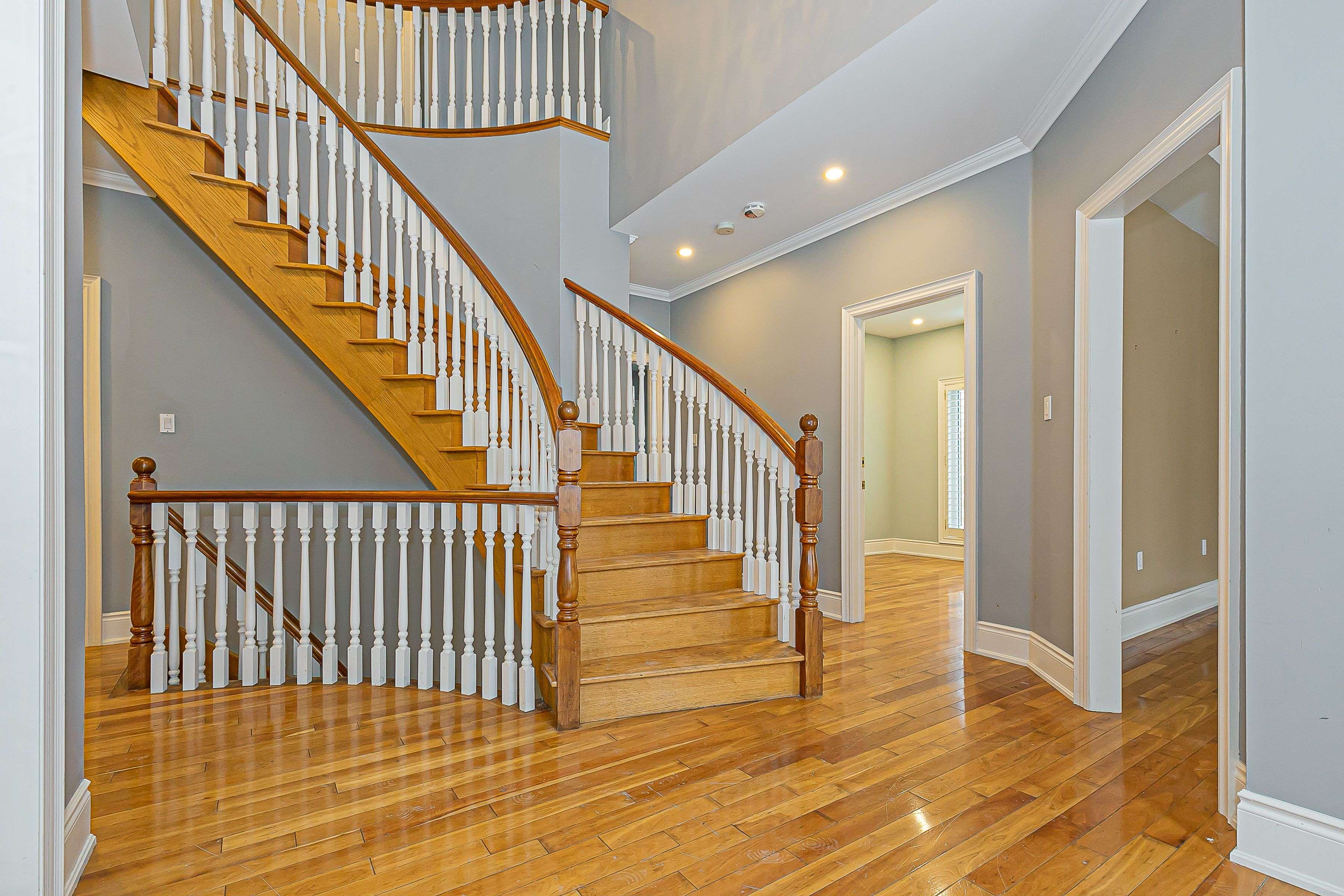 Newmarket, ON L3X 2A1,369 Coventry Hill TRL