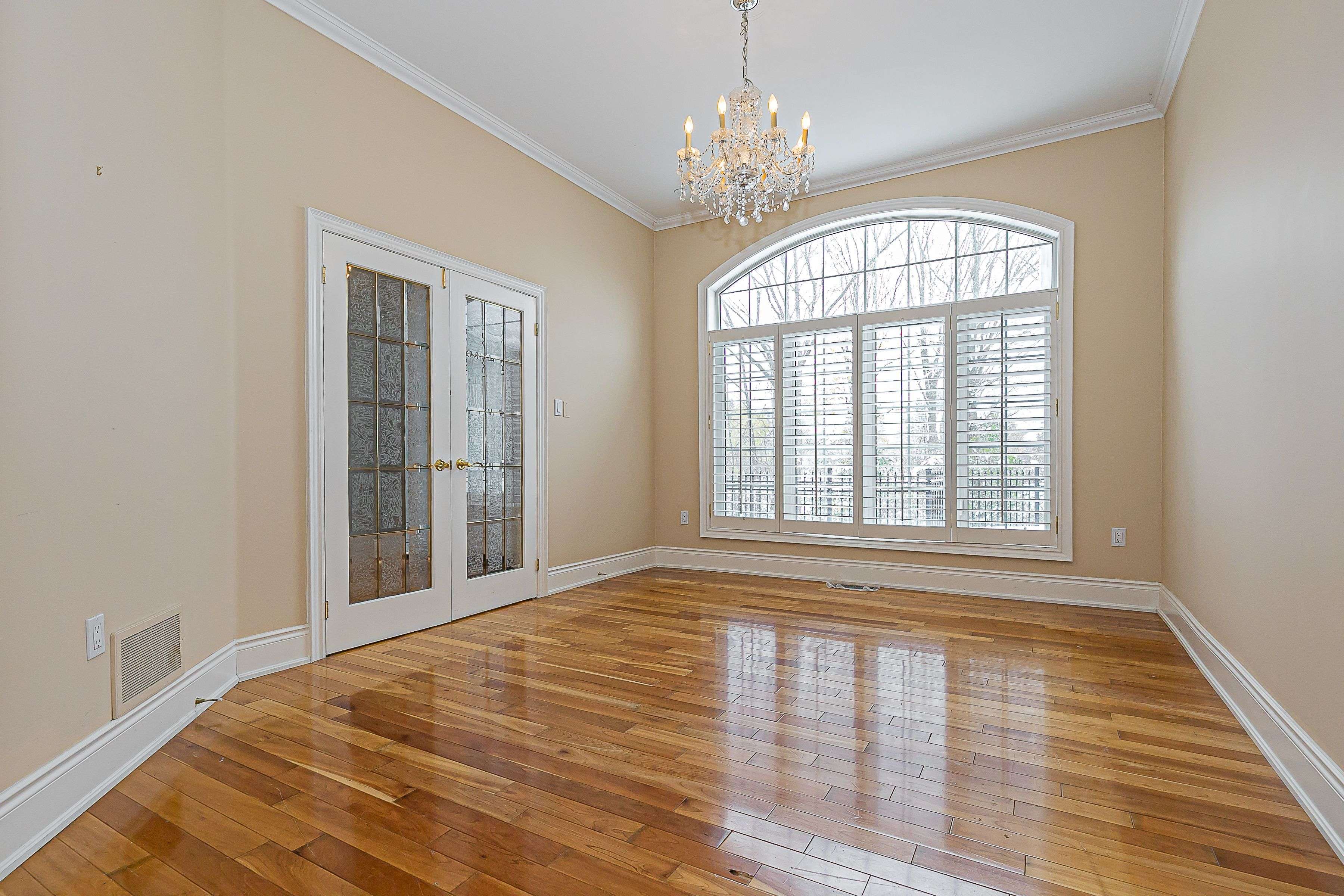 Newmarket, ON L3X 2A1,369 Coventry Hill TRL