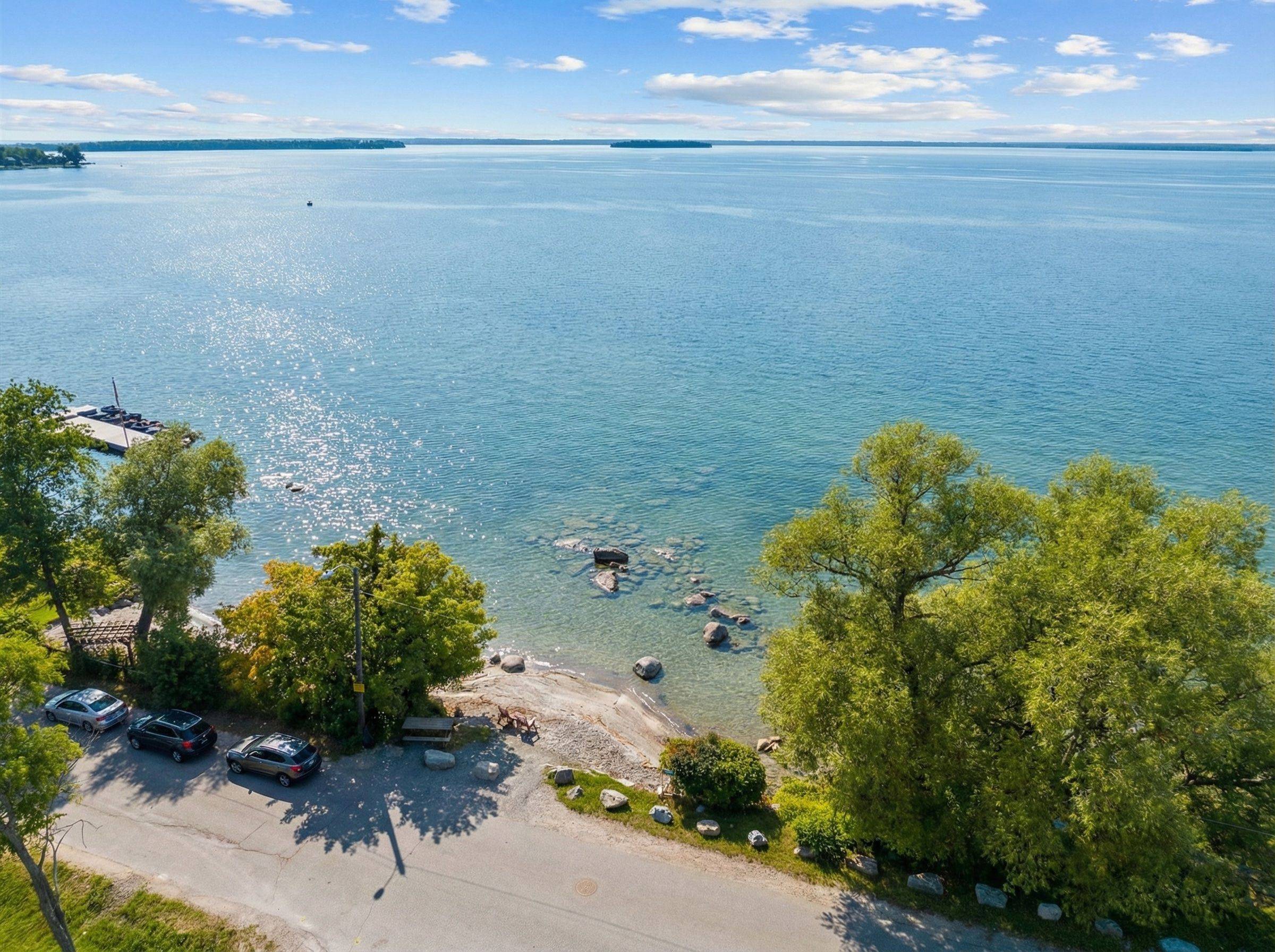 Georgina, ON L0E 1S0,761 CHURCHILL LN