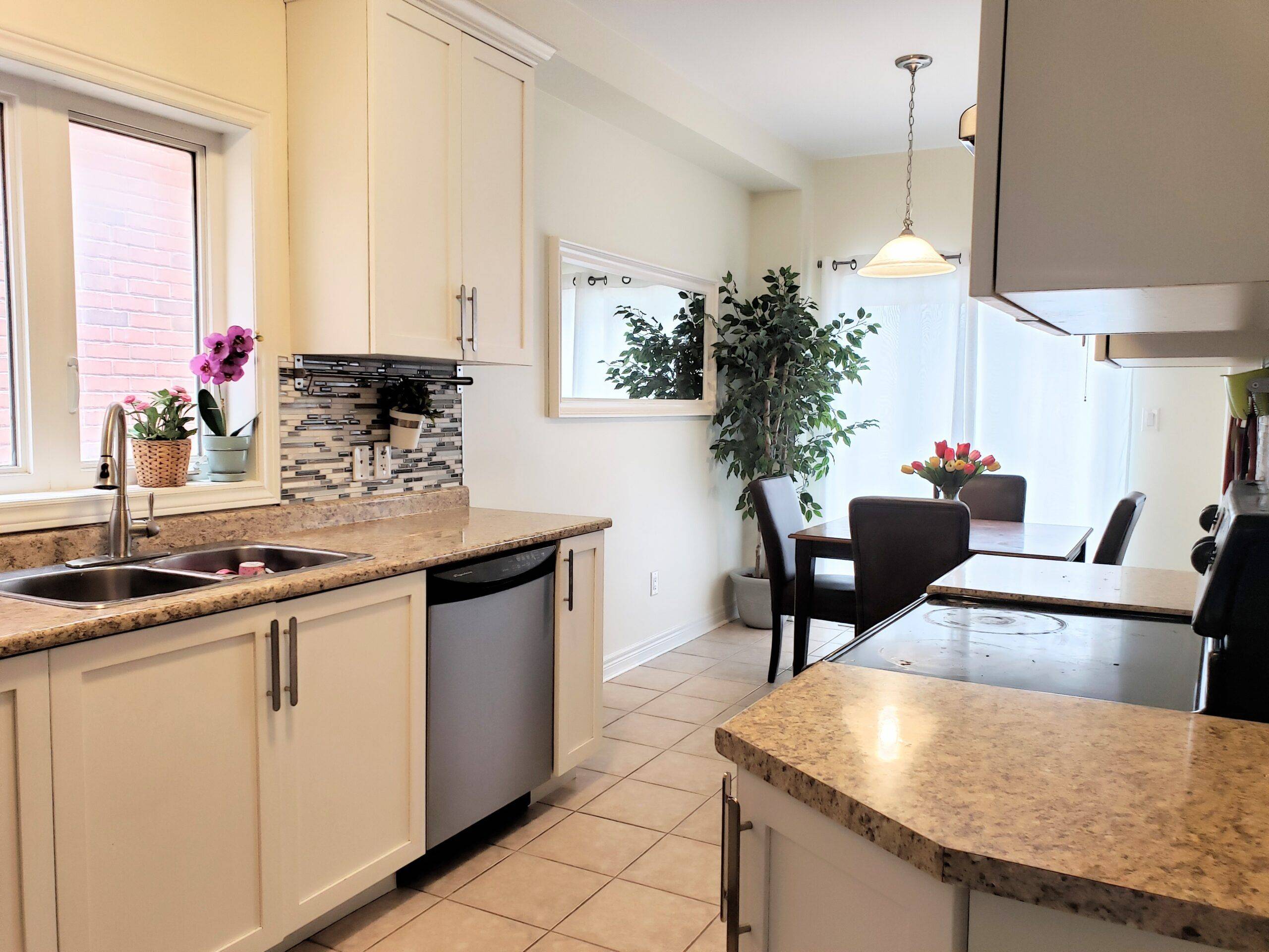 Vaughan, ON L6A 4C4,43 Crimson Forest DR #Upper