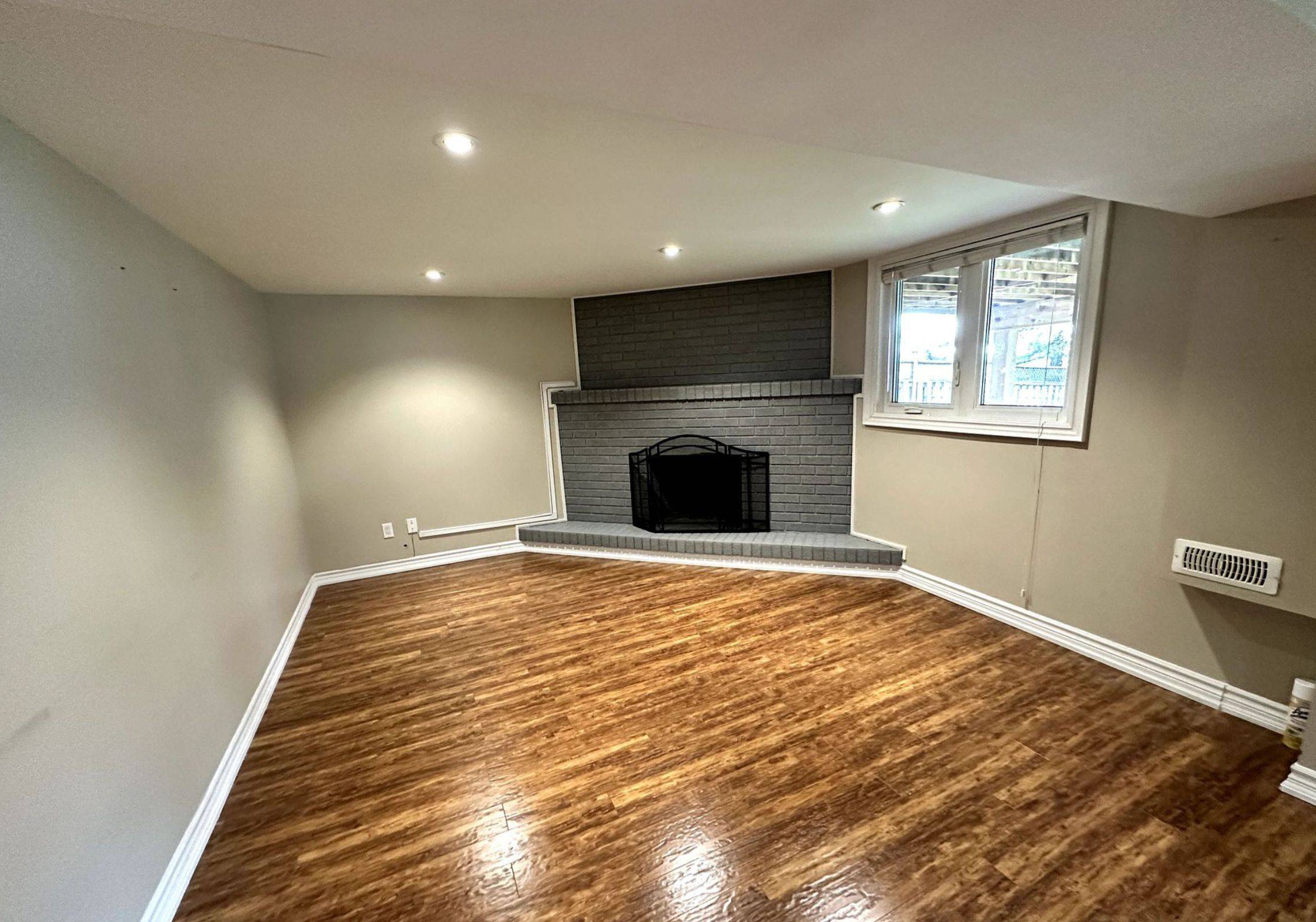 Markham, ON L3P 7G1,31 Havagal CRES