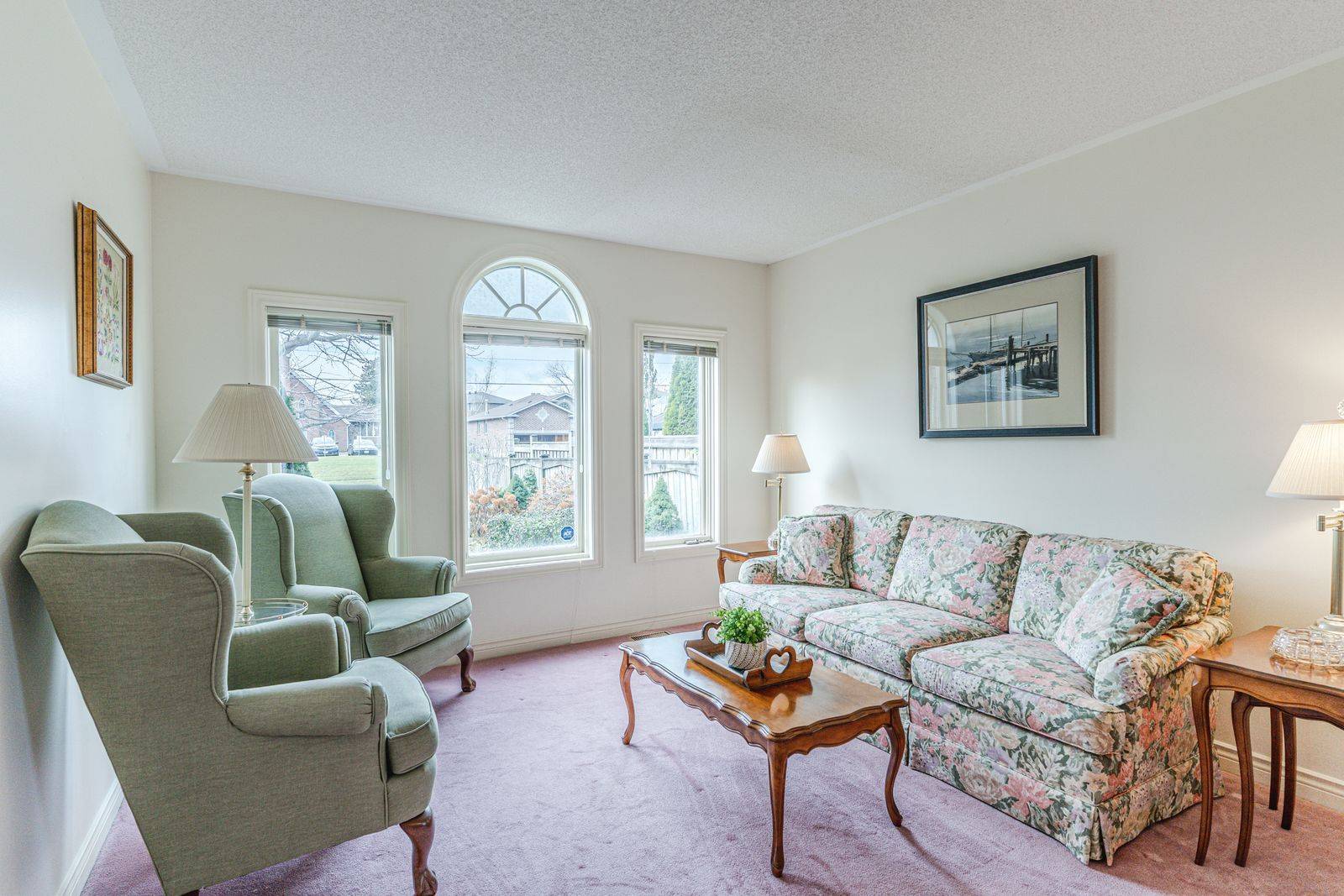 Barrie, ON L4N 7X7,465 Ferndale DR N