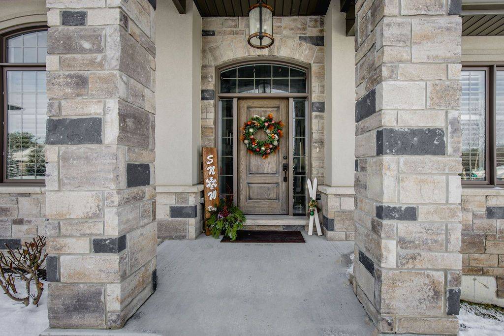 Springwater, ON L0L 1Y3,25 MENNILL DR