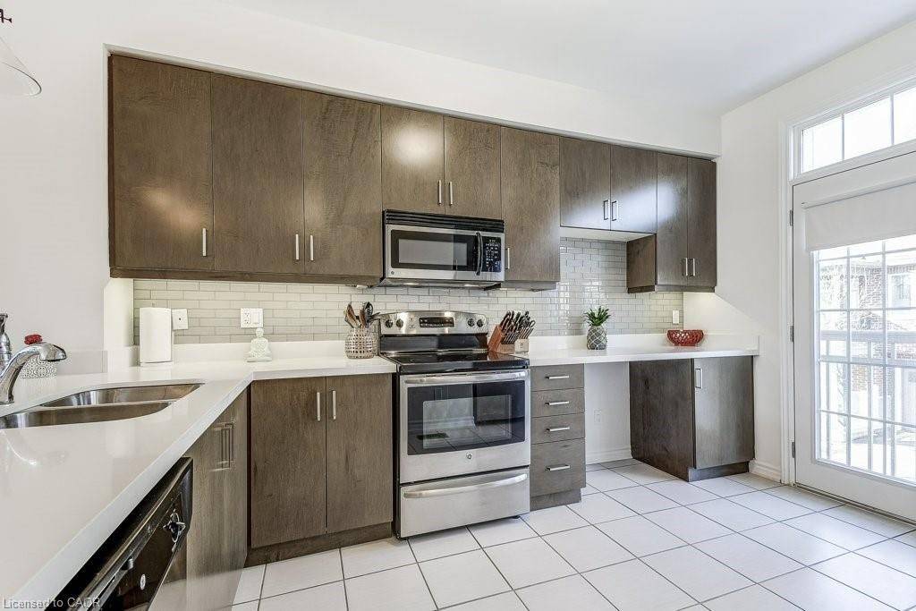 Burlington, ON L7R 0C8,2362 Treversh Common